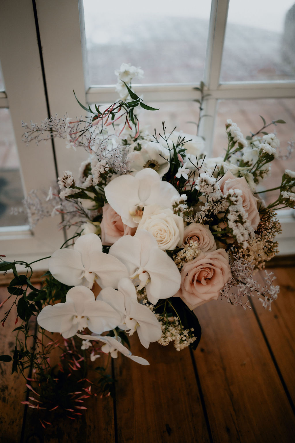 Brookleigh Estate Marquee Wedding Confetti and Co Amy Skinner Photography Gaby Mark 04