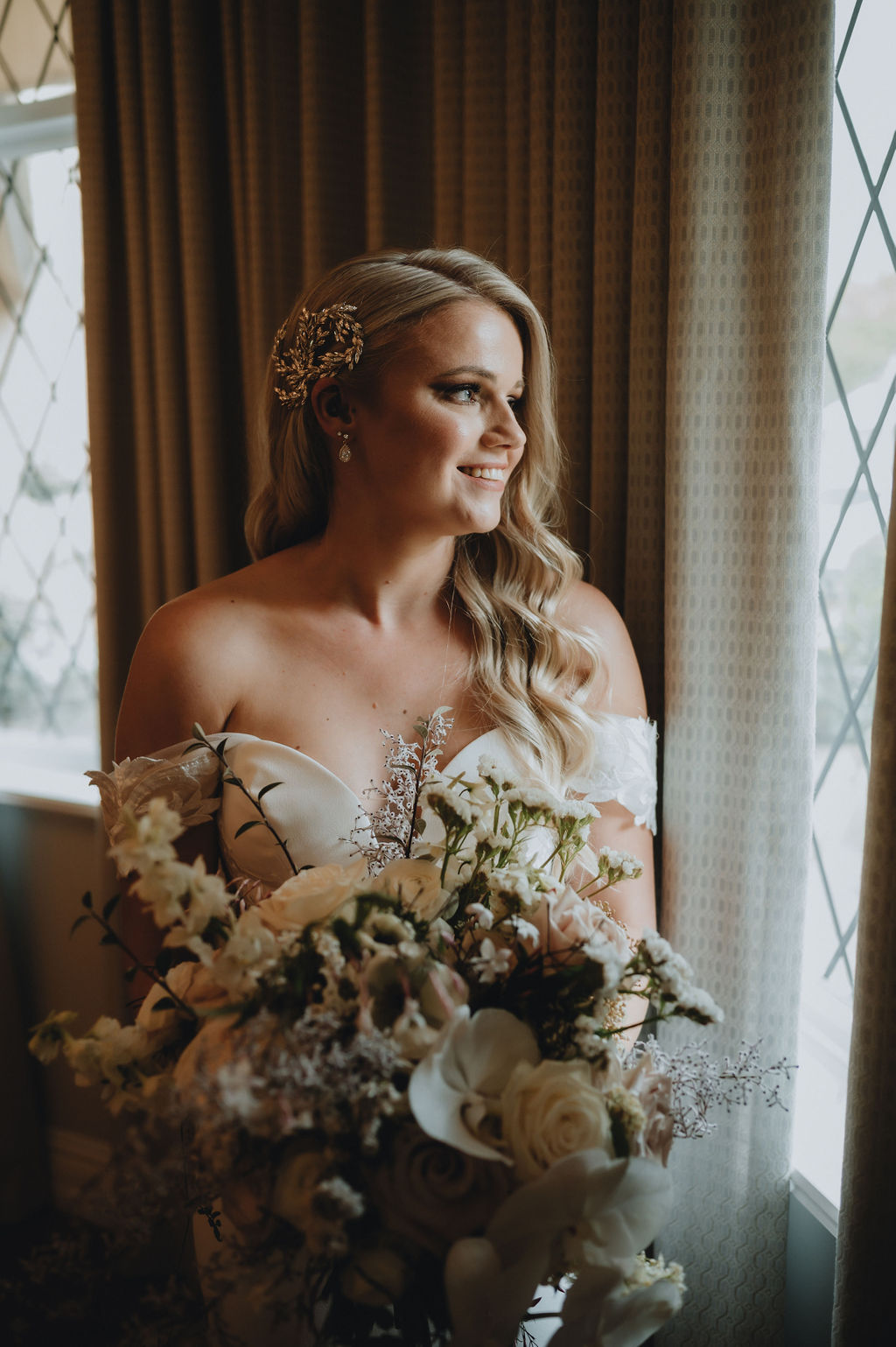 Brookleigh Estate Marquee Wedding Confetti and Co Amy Skinner Photography Gaby Mark 07