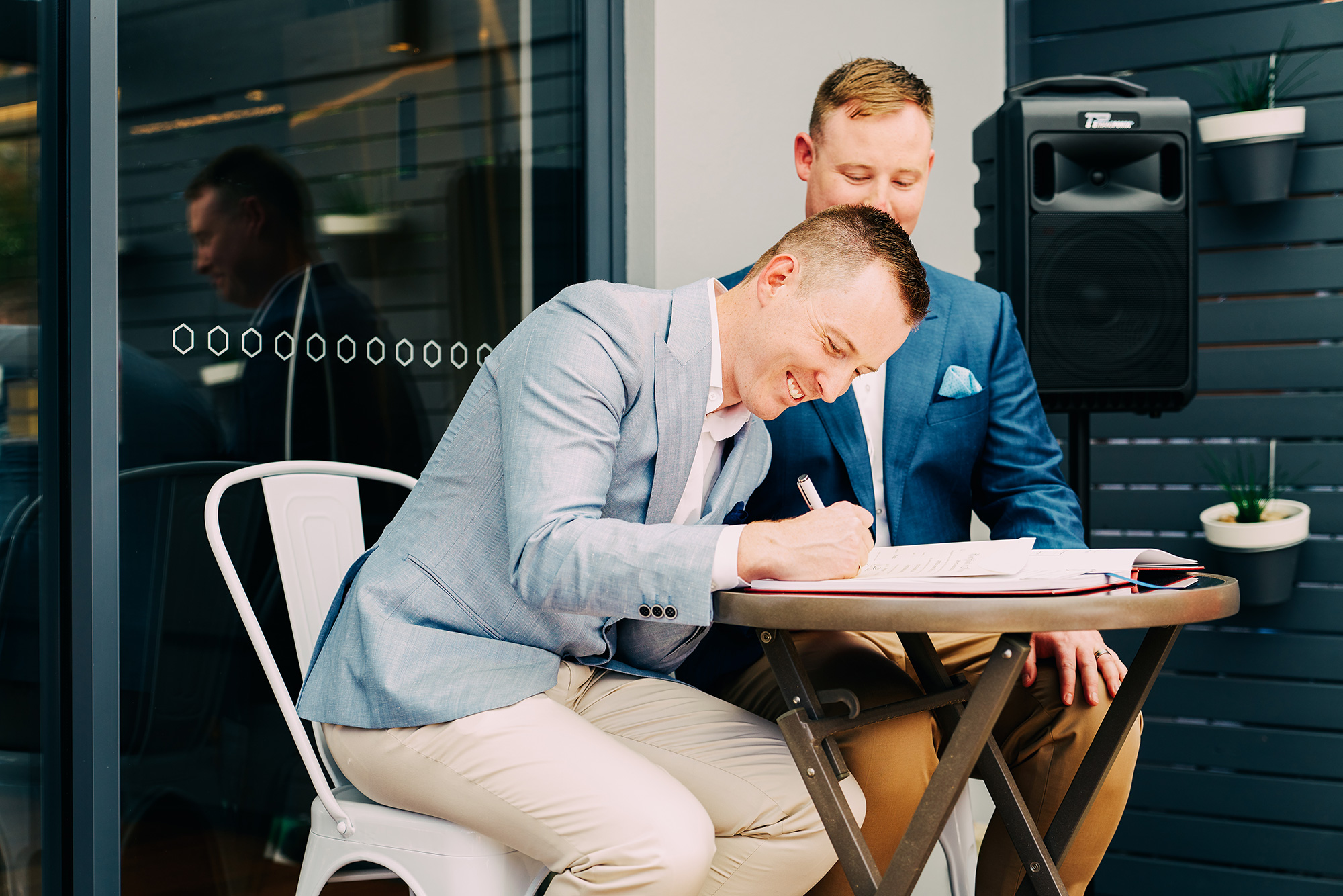 Byron Jeremy Modern Garden Wedding Lydia Downe Photography FAV 014