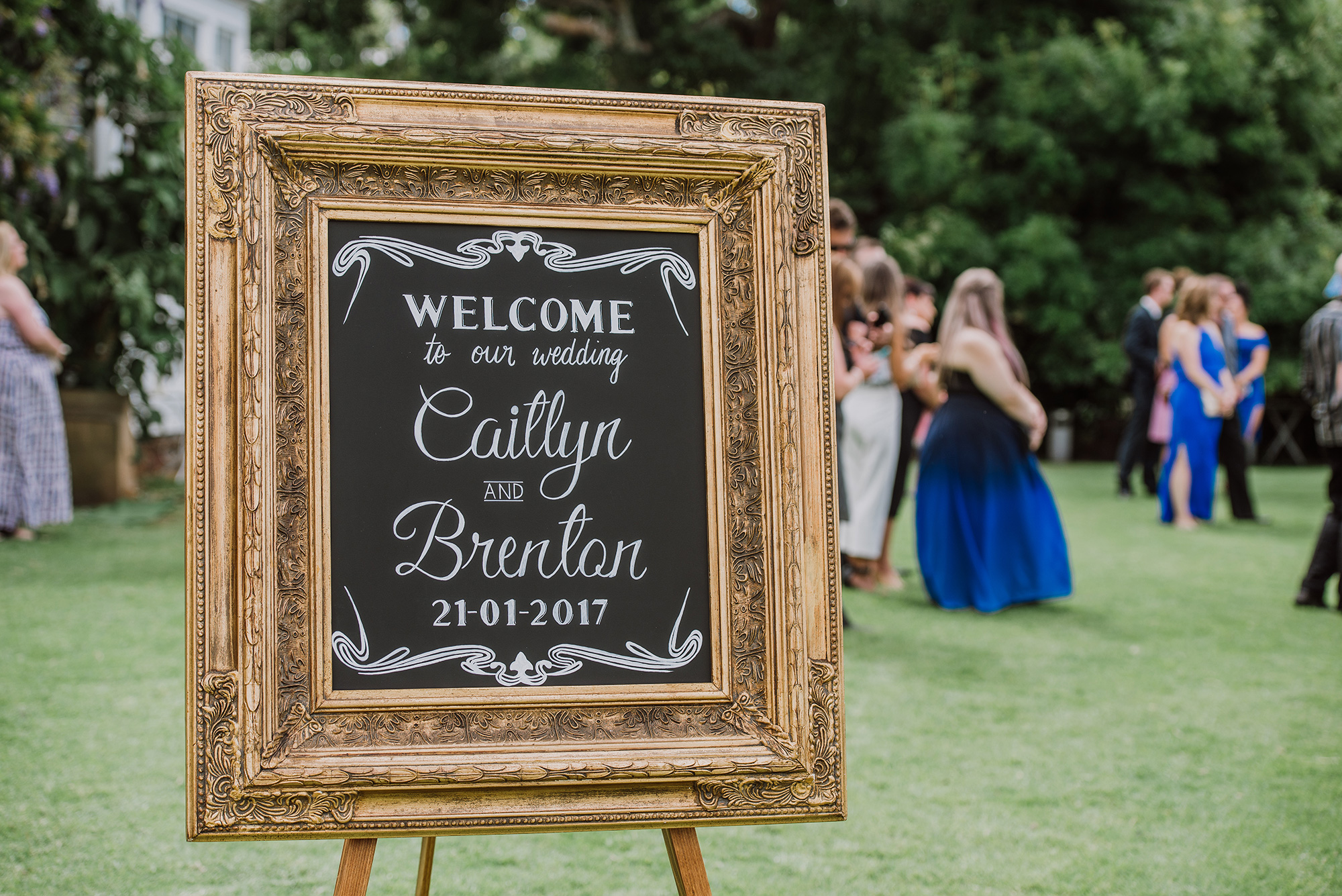Caitlyn_Brenton_Rustic-Wedding_009
