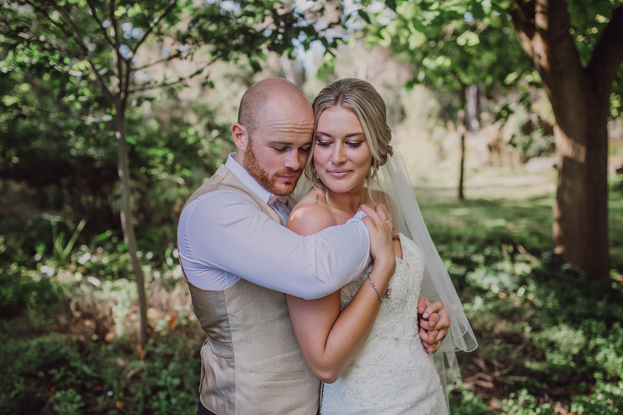 Caitlyn_Brenton_Rustic-Wedding_023