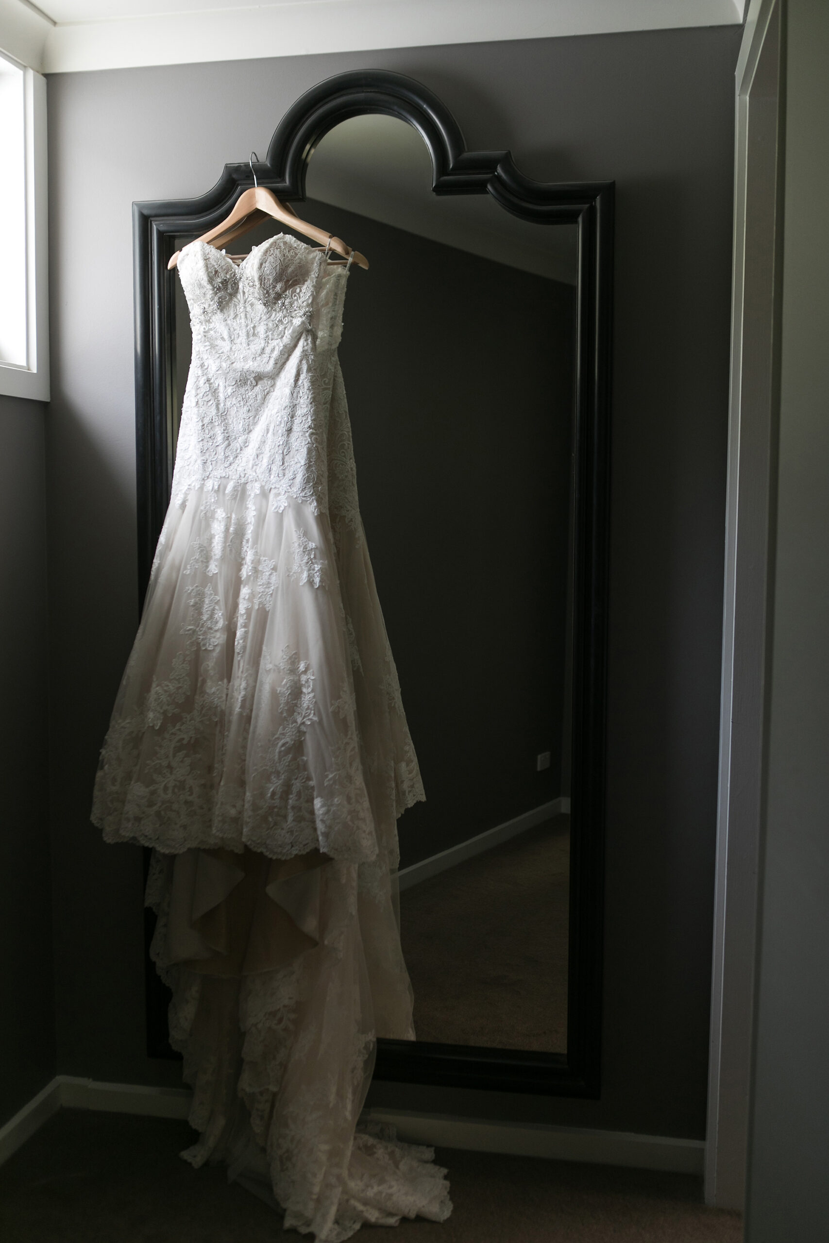Caroline_George_Rustic-Vineyard-Wedding_Dansk-Photography_SBS_024