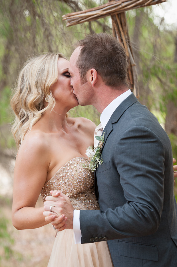 Chelsea_Shannon_Rustic-Wedding_022