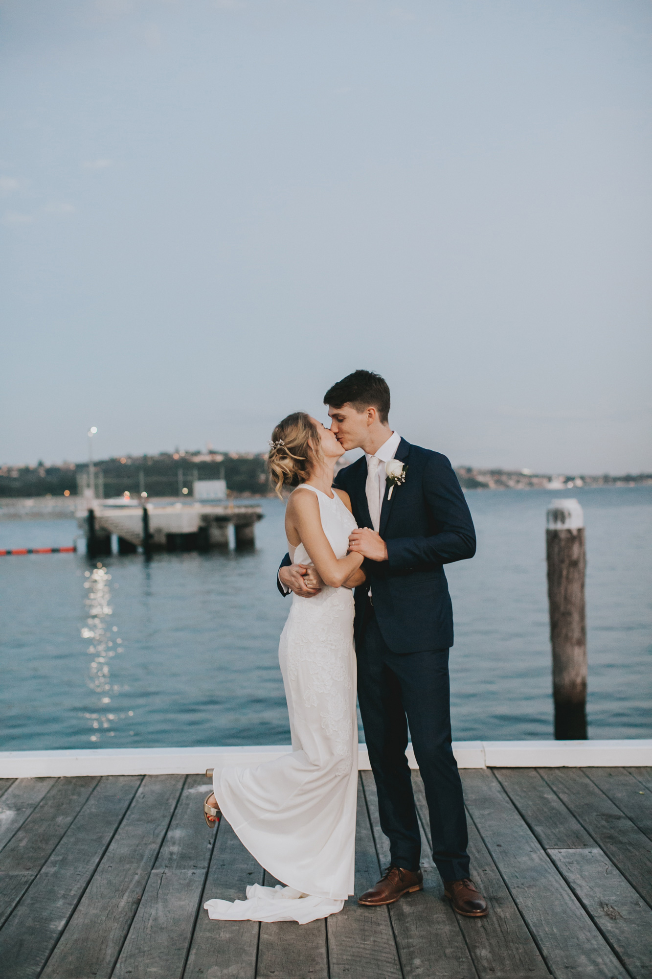 Claire_Ryan_Romantic-Waterfront-Wedding_038