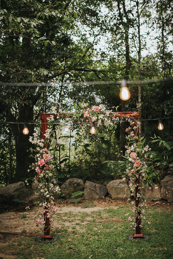 Dani_Garry_Romantic-Garden-Wedding_Bonnie-Jenkins-Photography_SBS_002