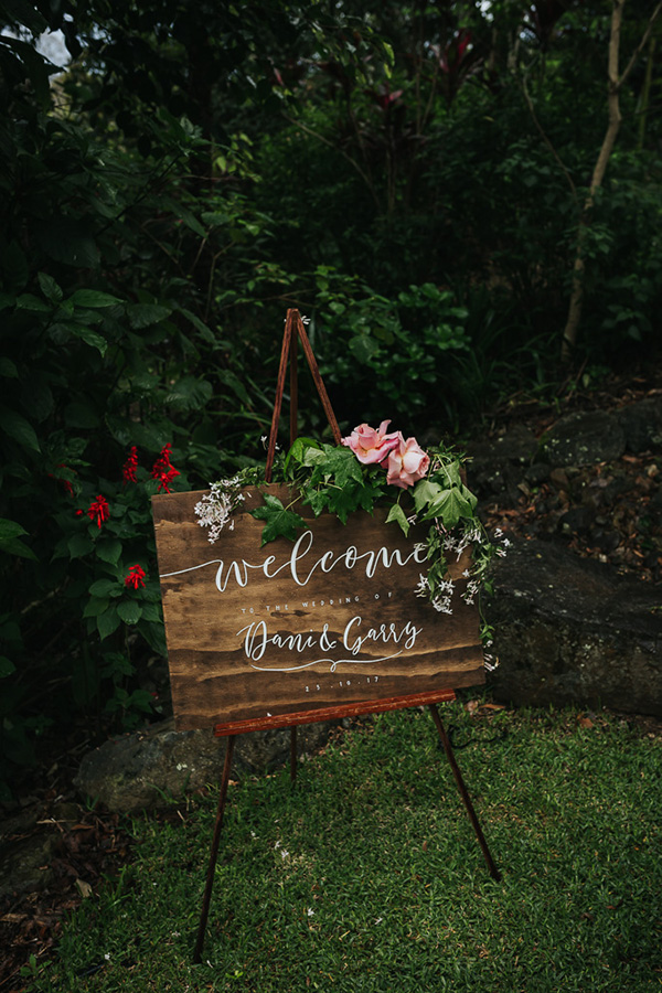 Dani_Garry_Romantic-Garden-Wedding_Bonnie-Jenkins-Photography_SBS_008