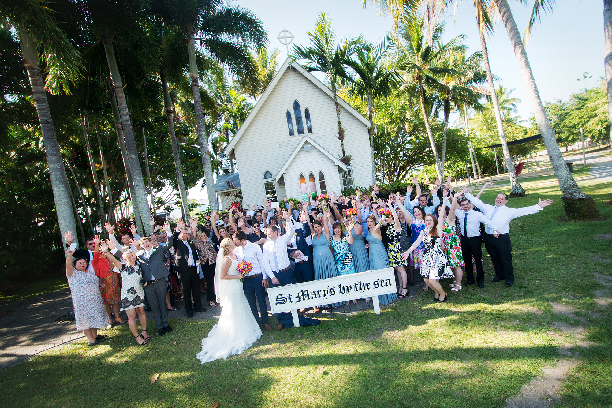 Danielle_Stephen_Port-Douglas-Wedding_015