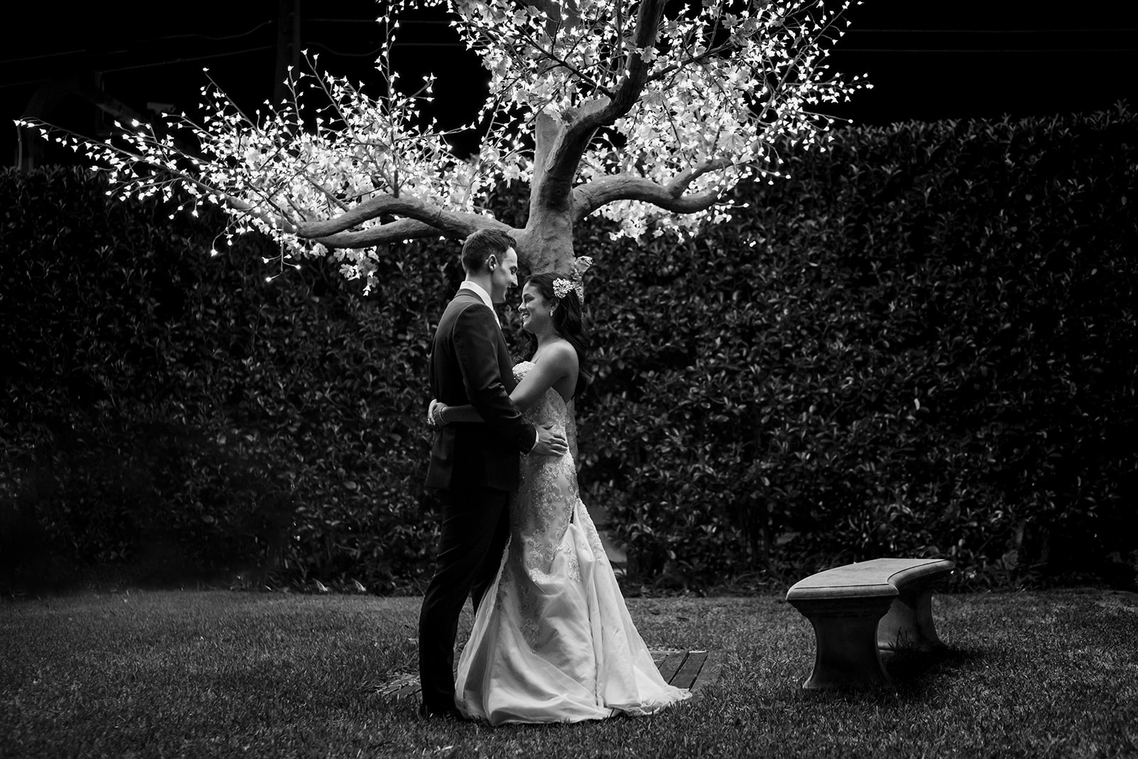 Danushi Dylan Romantic Wedding Sam Wyper Photography FAV 042