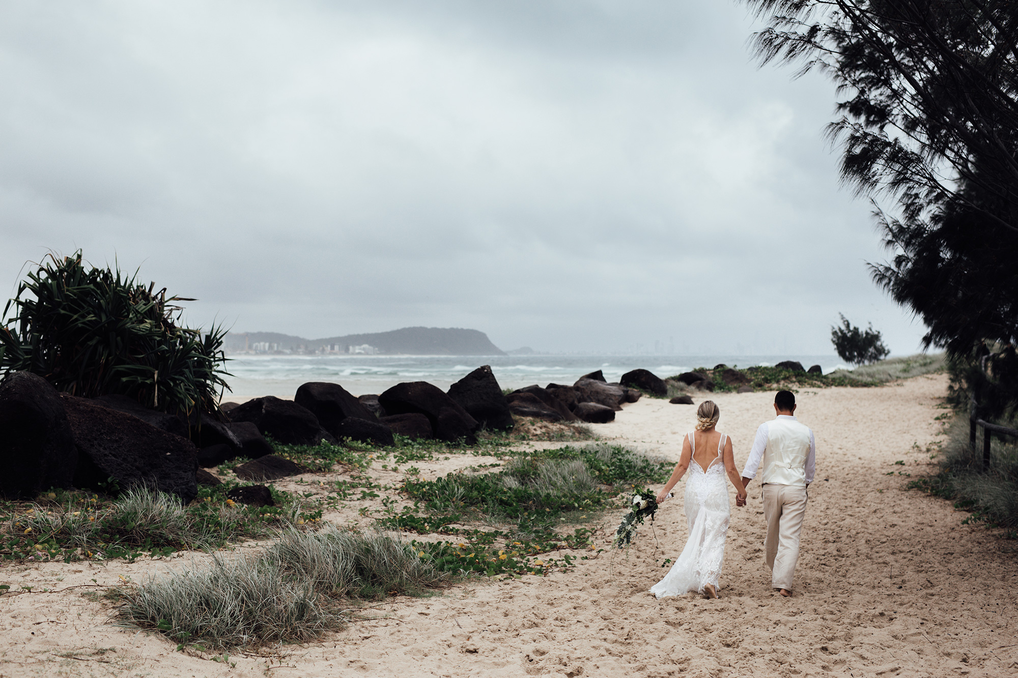 Darby_Michael_Bohemian-Beach-Wedding_Rabbit-Bear-Photography_047