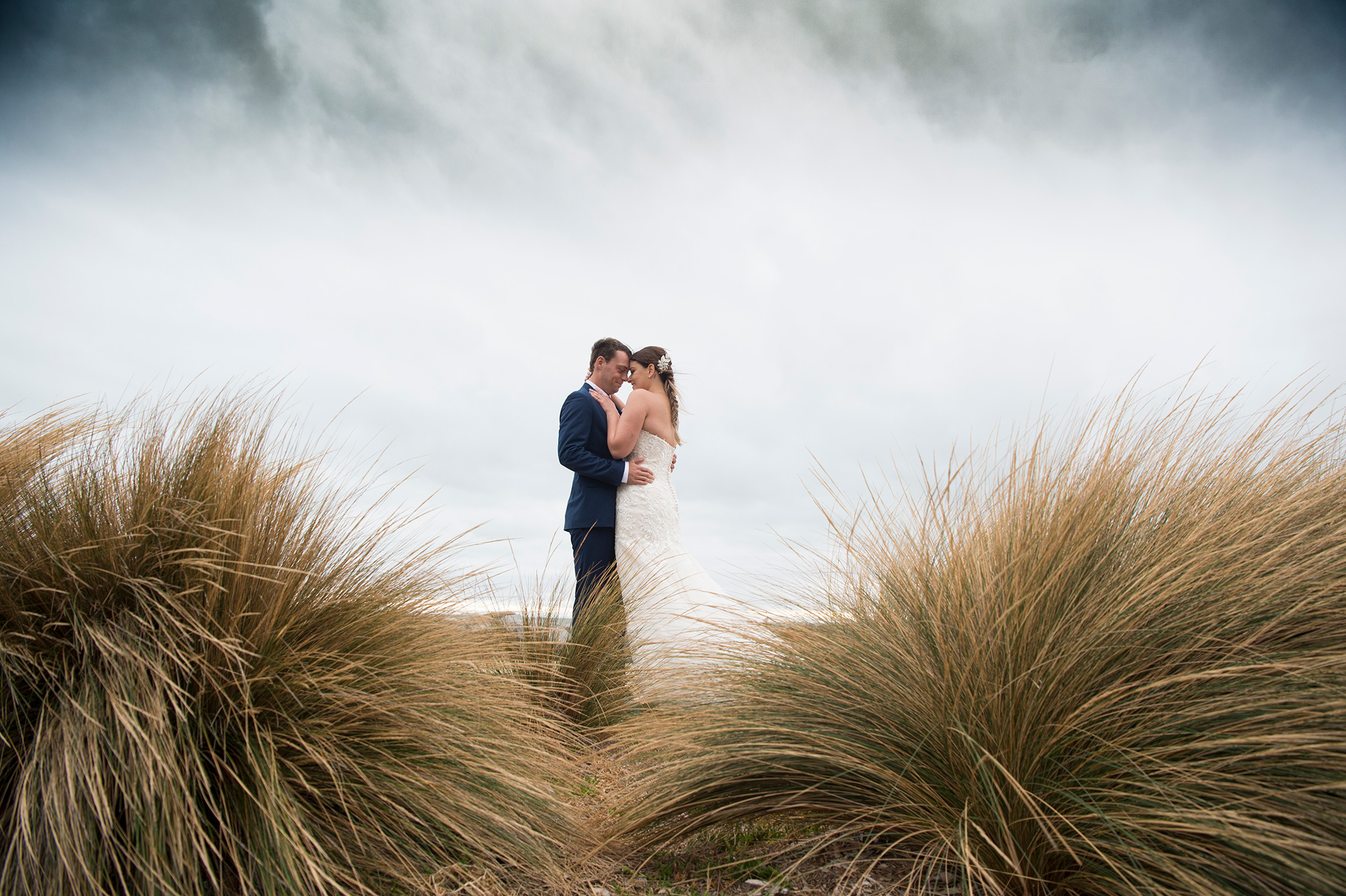 Domenica_Brendon_Classic-Beach-Wedding_Icon-Photography_029