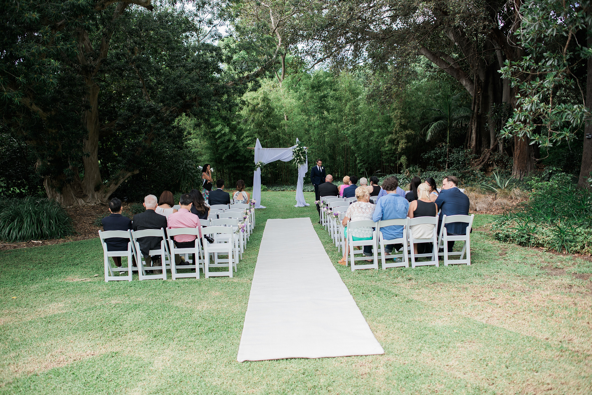 Ellen_Josh_Elegant-Garden-Wedding_014