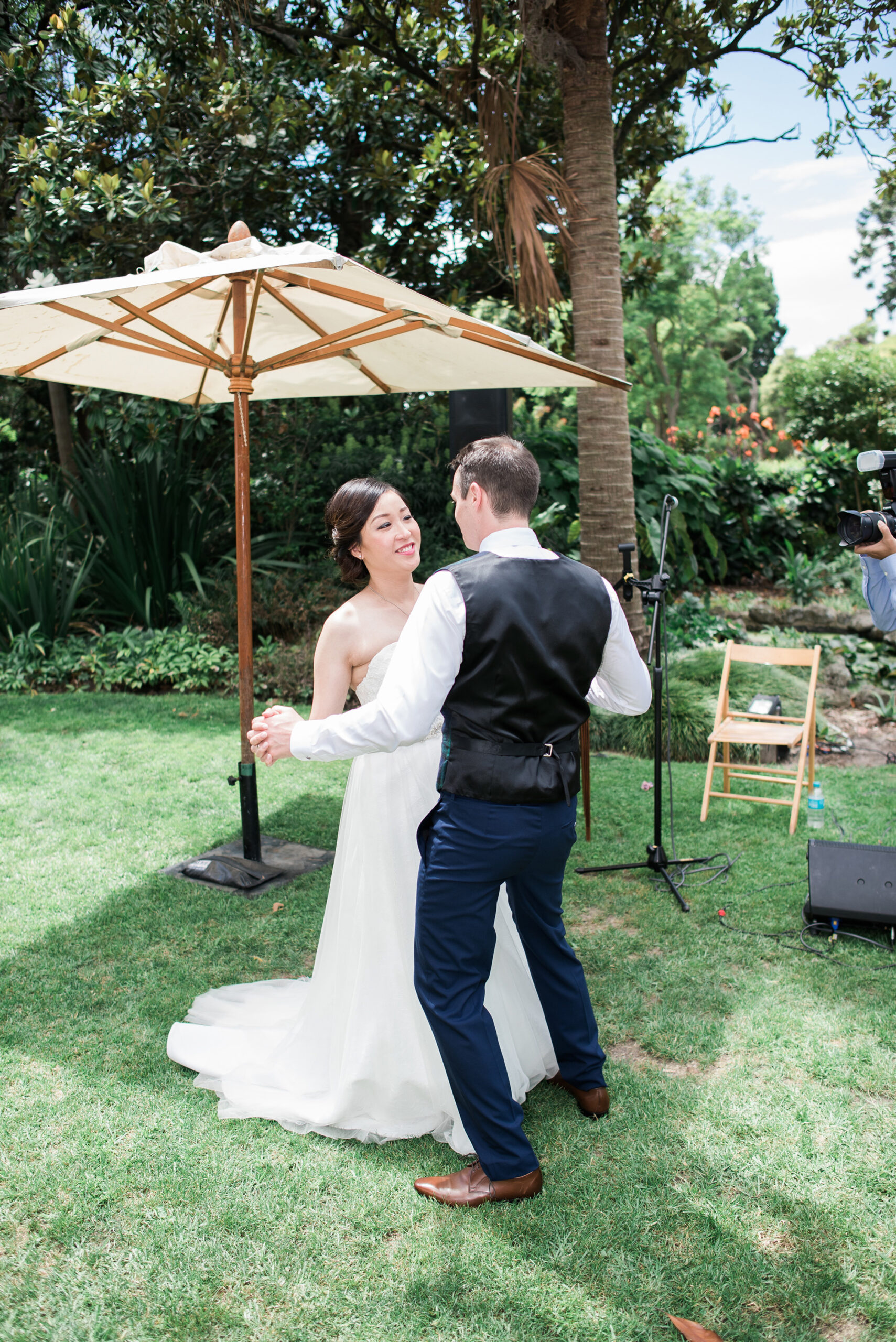 Ellen_Josh_Elegant-Garden-Wedding_041