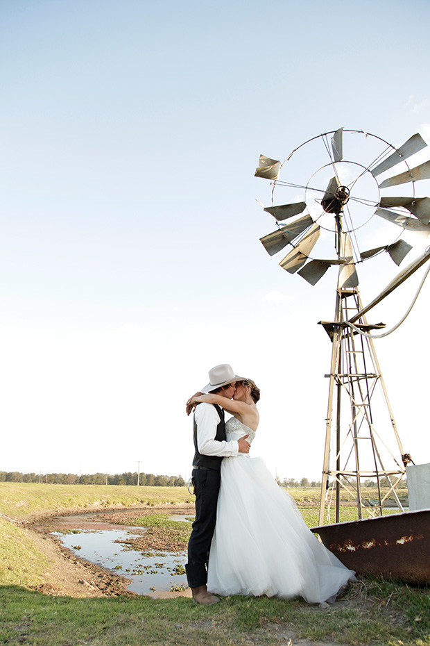 Emily_Luke_Country-Wedding_019