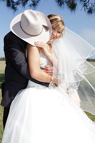 Emily_Luke_Country-Wedding_309_011