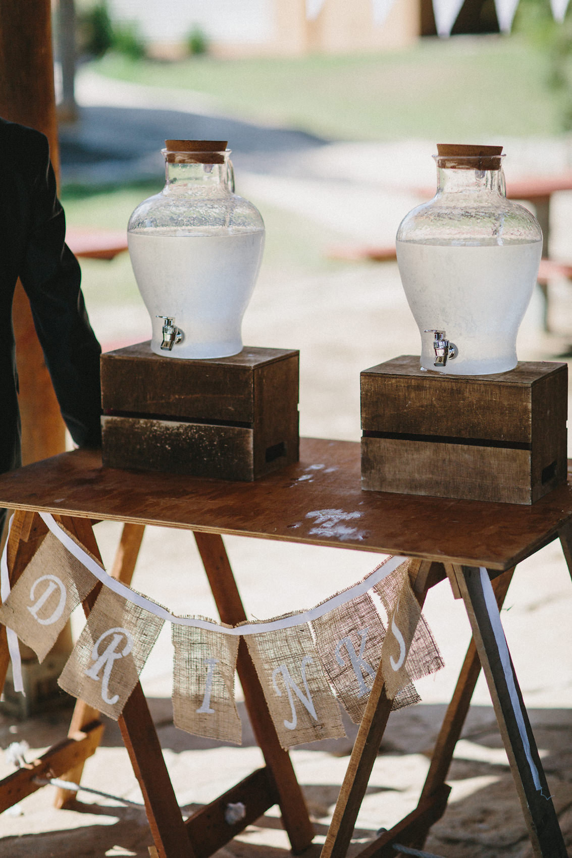 Emma_Dave_Relaxed-Rustic-Wedding_012