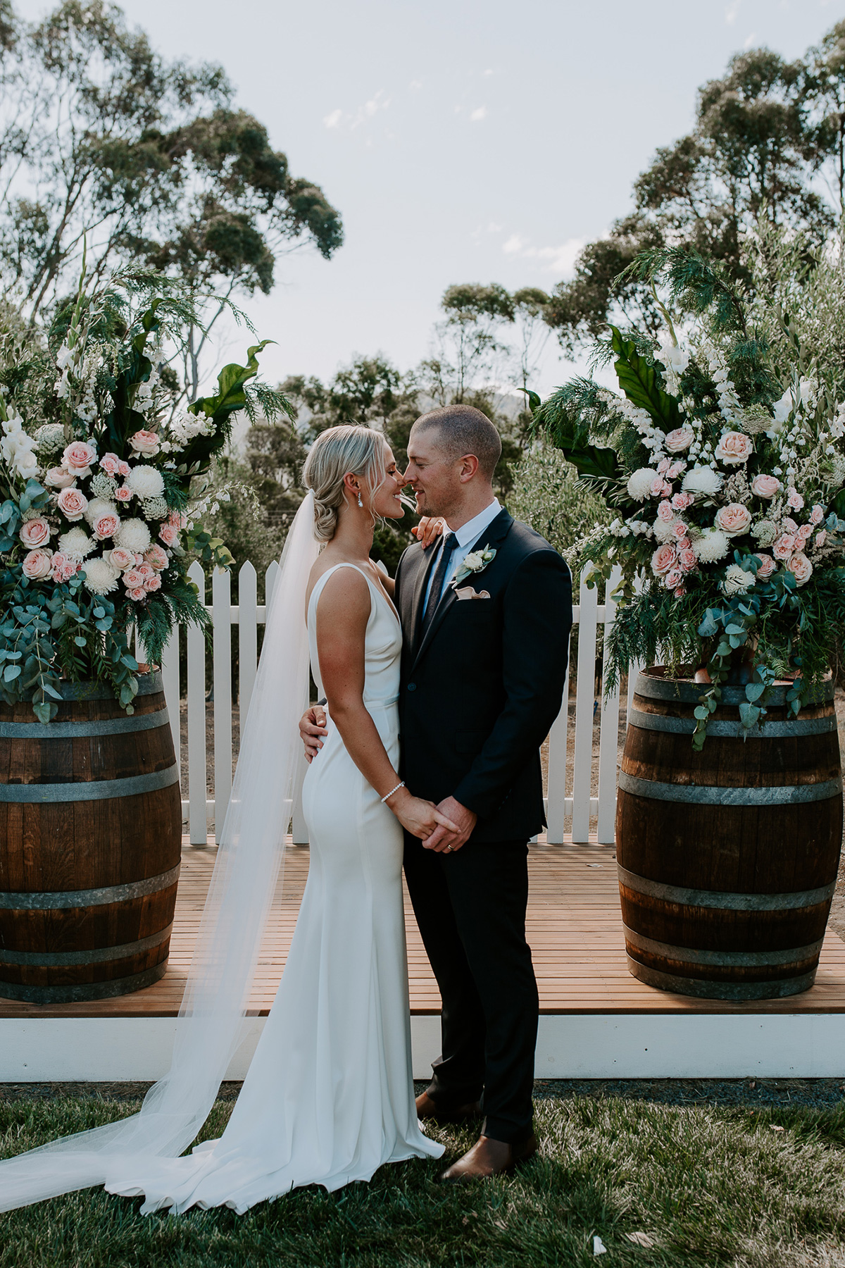 Erin Jye Elegant Farm Wedding Sophie Sullivan Photography SBS 023