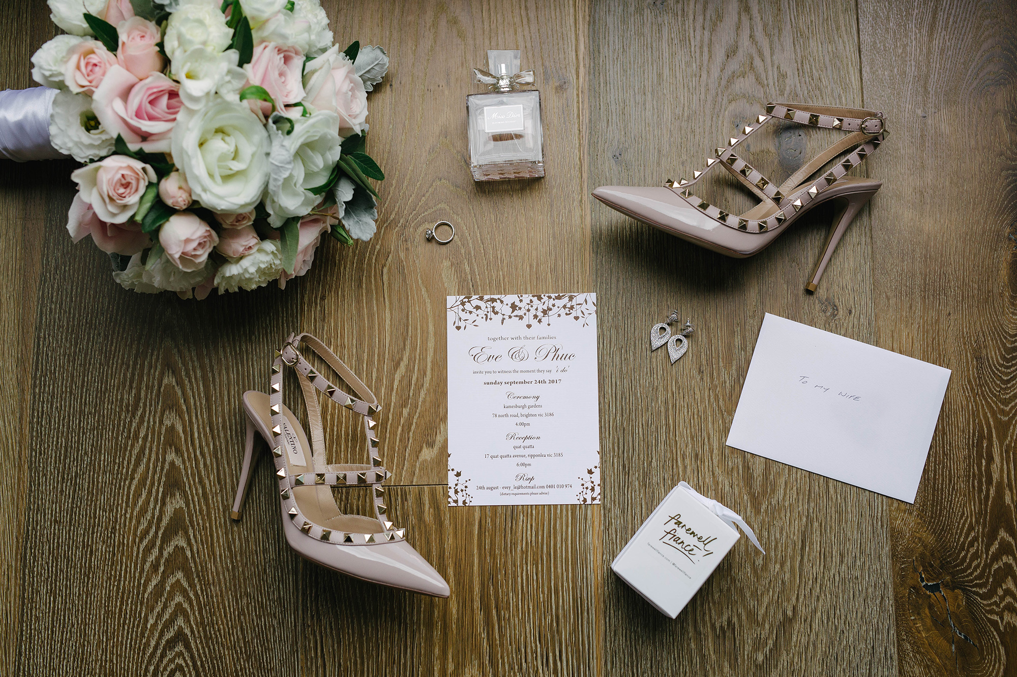 Eve_Phuc_Modern-Elegant-Wedding_Madeleine-Chiller-Photography_007