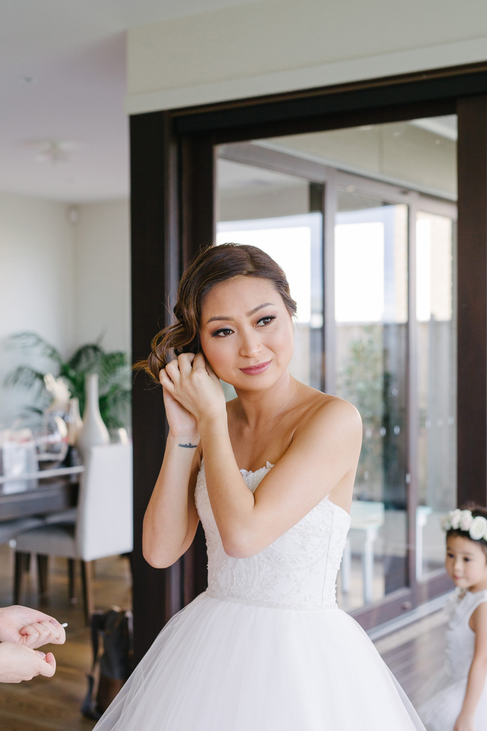 Eve_Phuc_Modern-Elegant-Wedding_Madeleine-Chiller-Photography_012