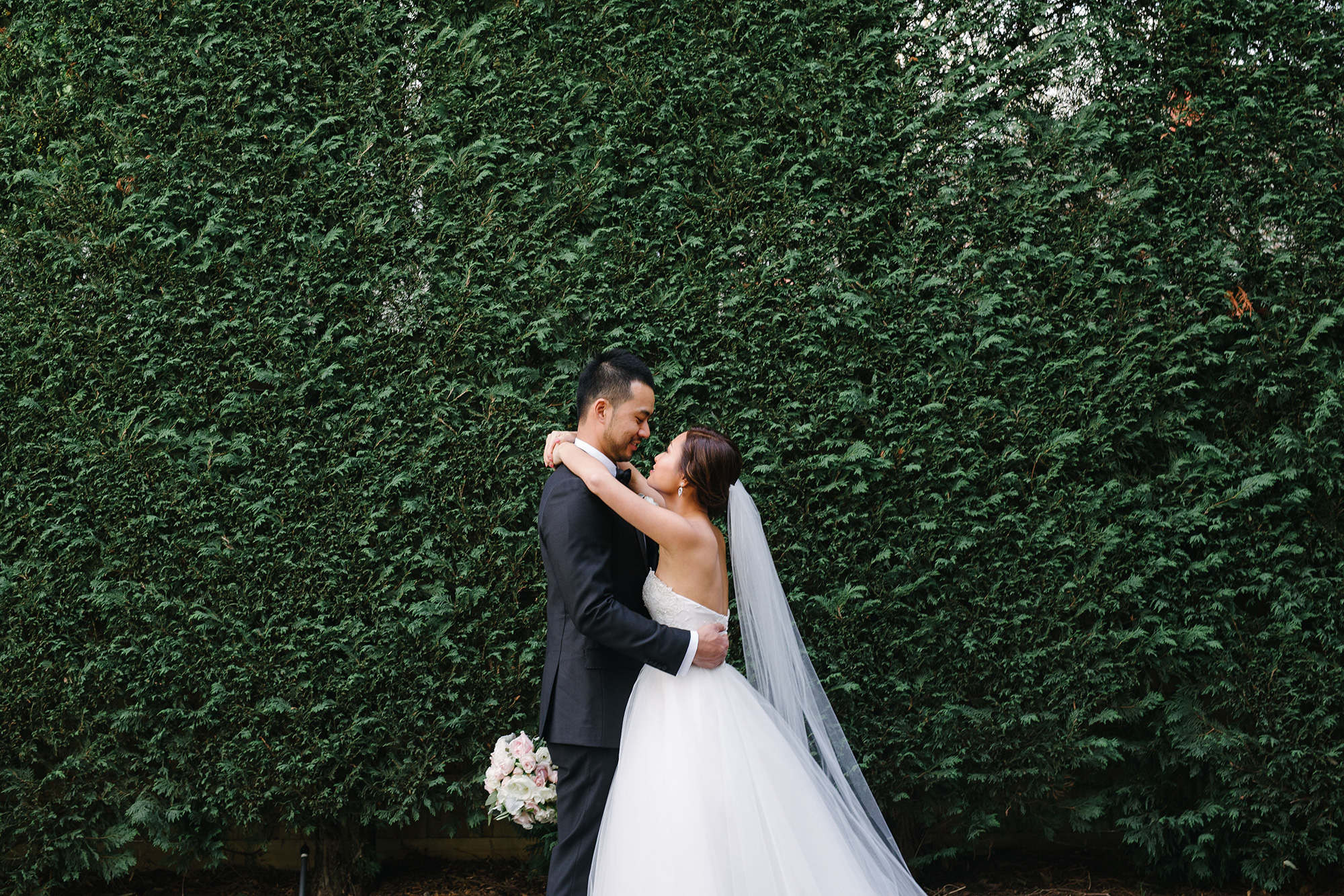 Eve_Phuc_Modern-Elegant-Wedding_Madeleine-Chiller-Photography_031