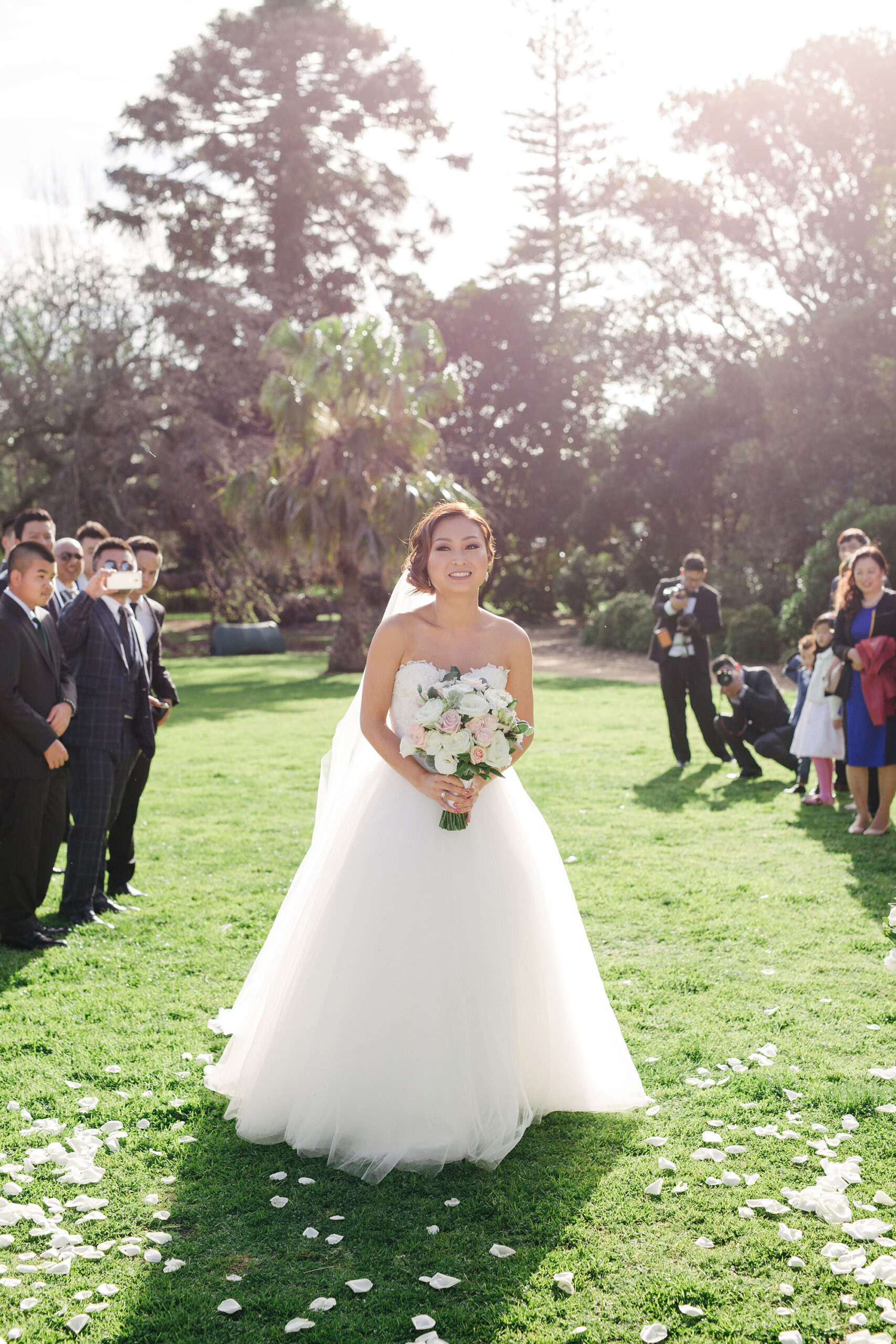 Eve_Phuc_Modern-Elegant-Wedding_Madeleine-Chiller-Photography_SBS_017