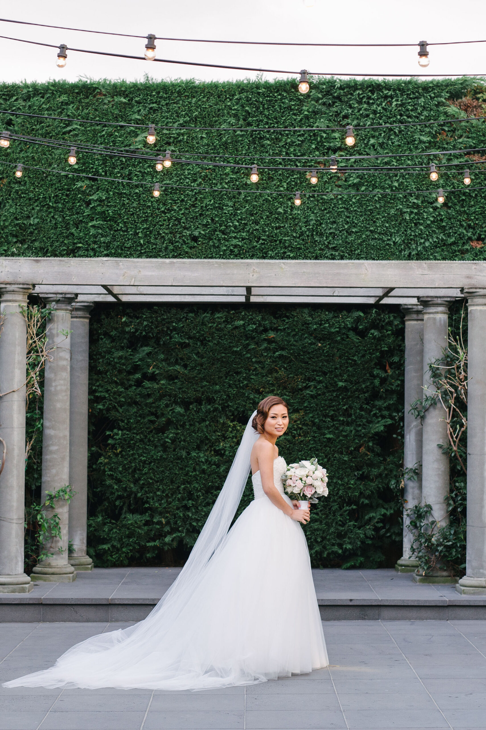 Eve_Phuc_Modern-Elegant-Wedding_Madeleine-Chiller-Photography_SBS_032