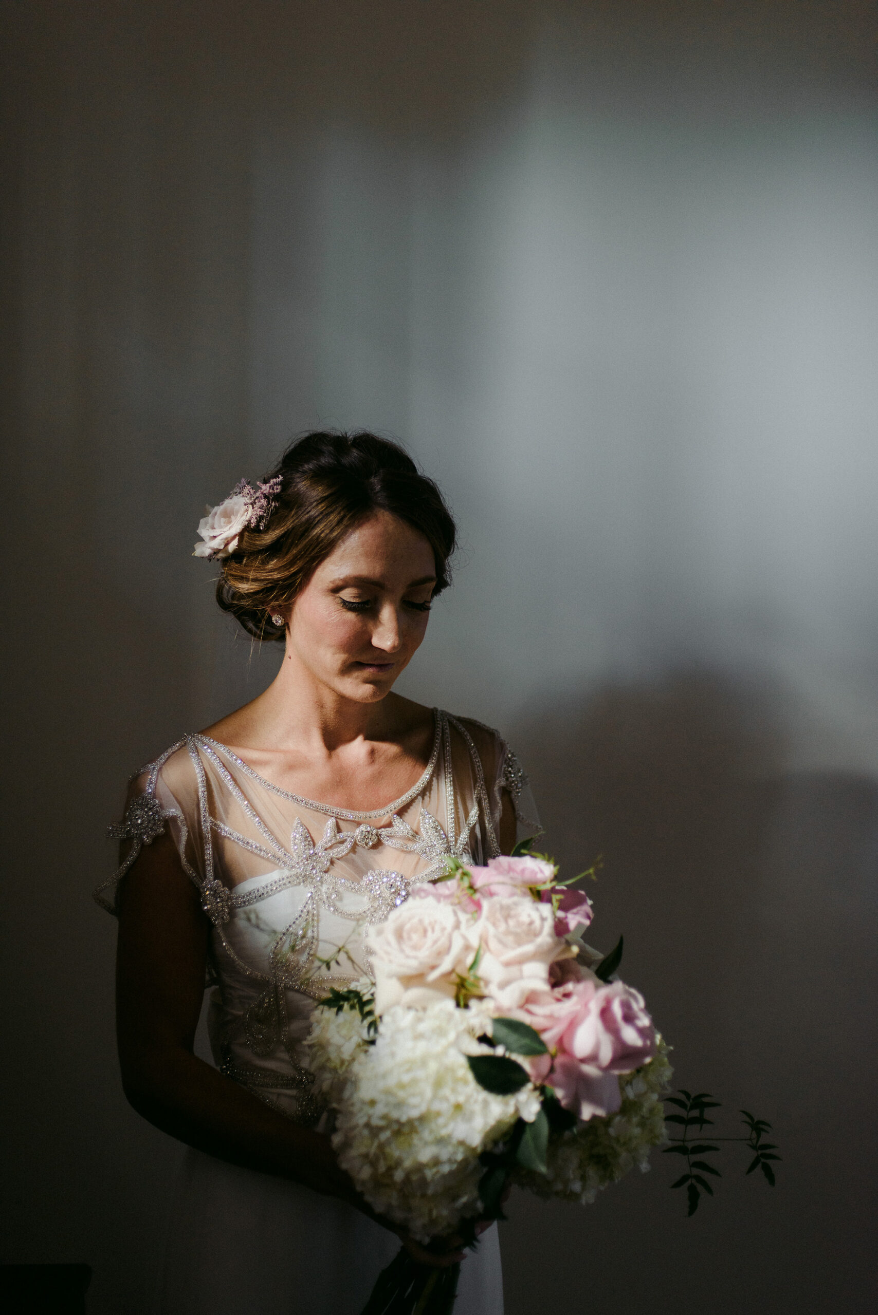 Felicity Steven Romantic Rustic Wedding Tess Follett Photography 009 scaled