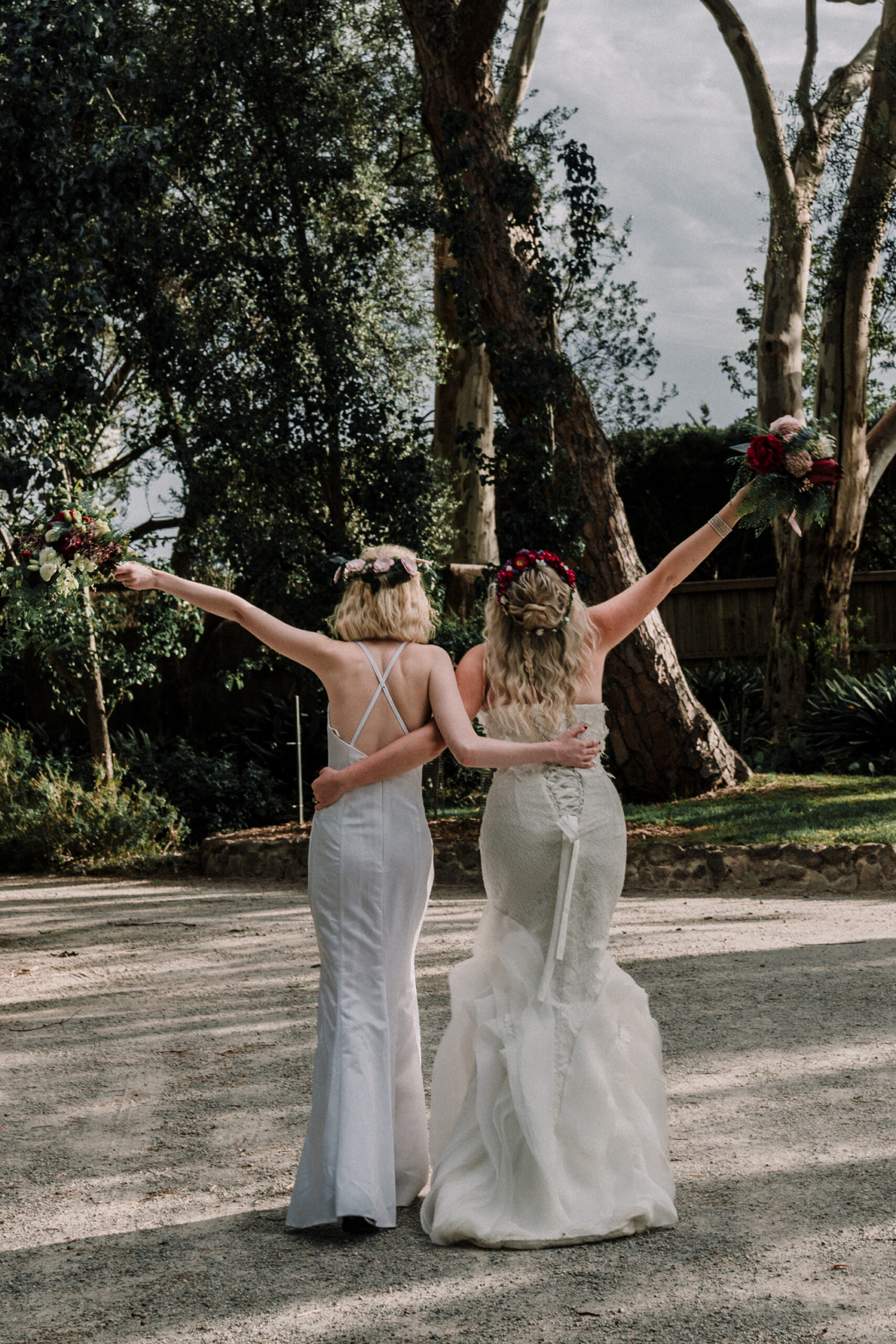 Hers and hers: Floral boho wedding inspiration by Black Avenue ...