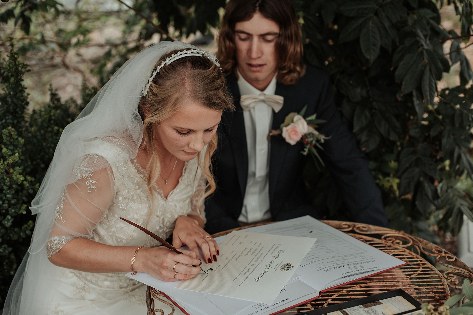 Hannah_James_Relaxed-Boho-Wedding_Shannon-Stent-Images_016