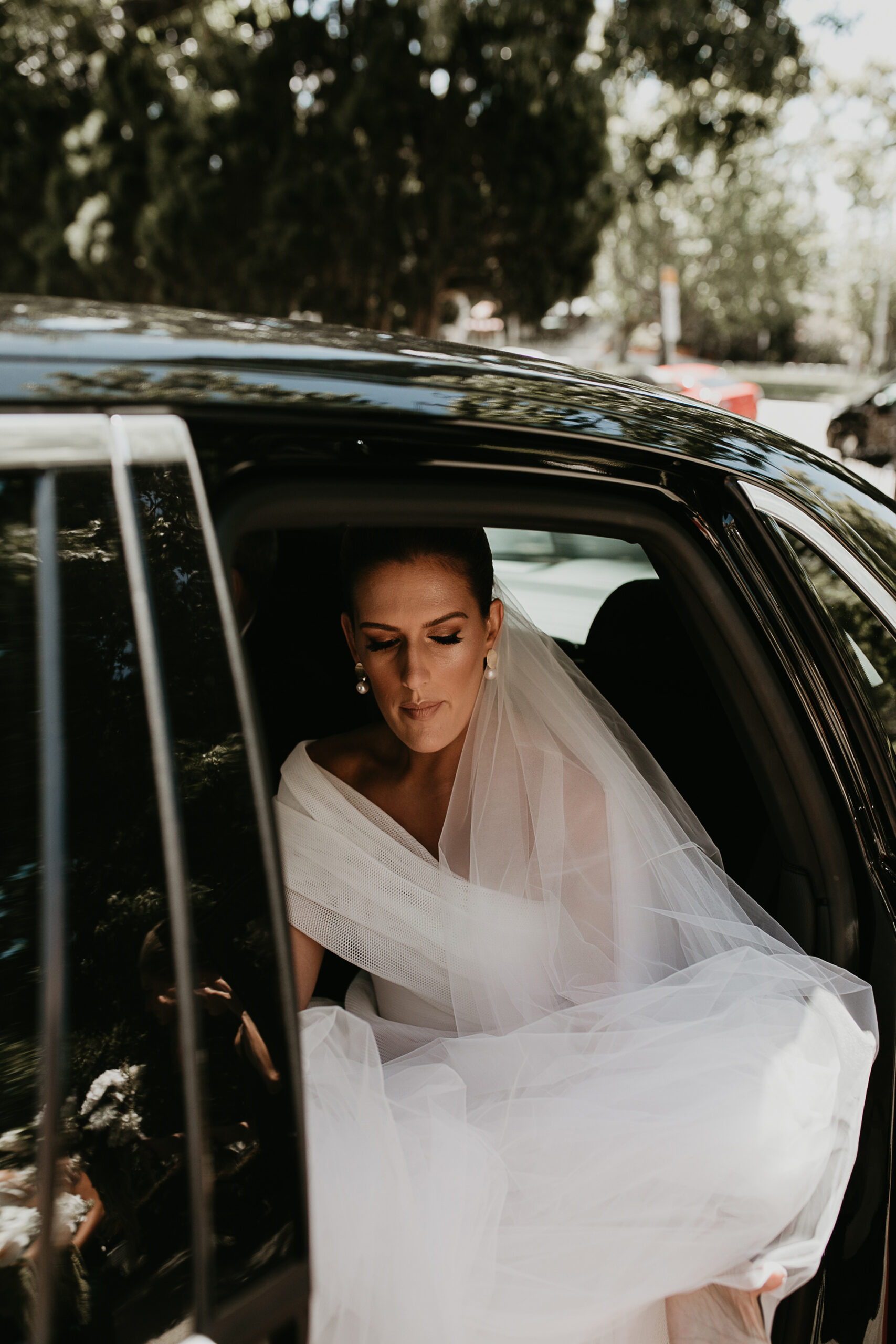 Hayley Phill Modern Wedding Miranda Stokkel Photography SBS 006 scaled