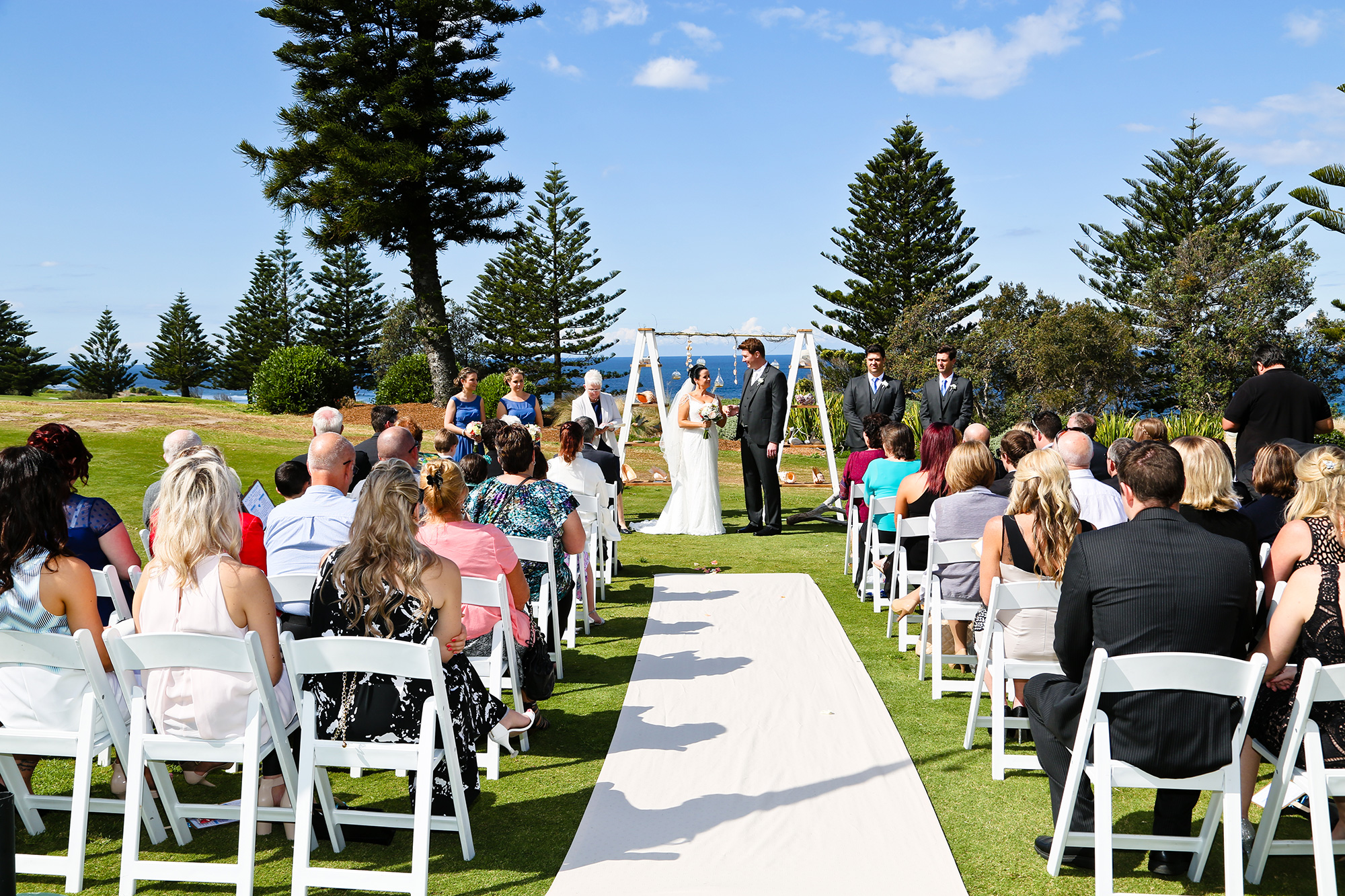 Helen_Nick_Beach-Wedding_011