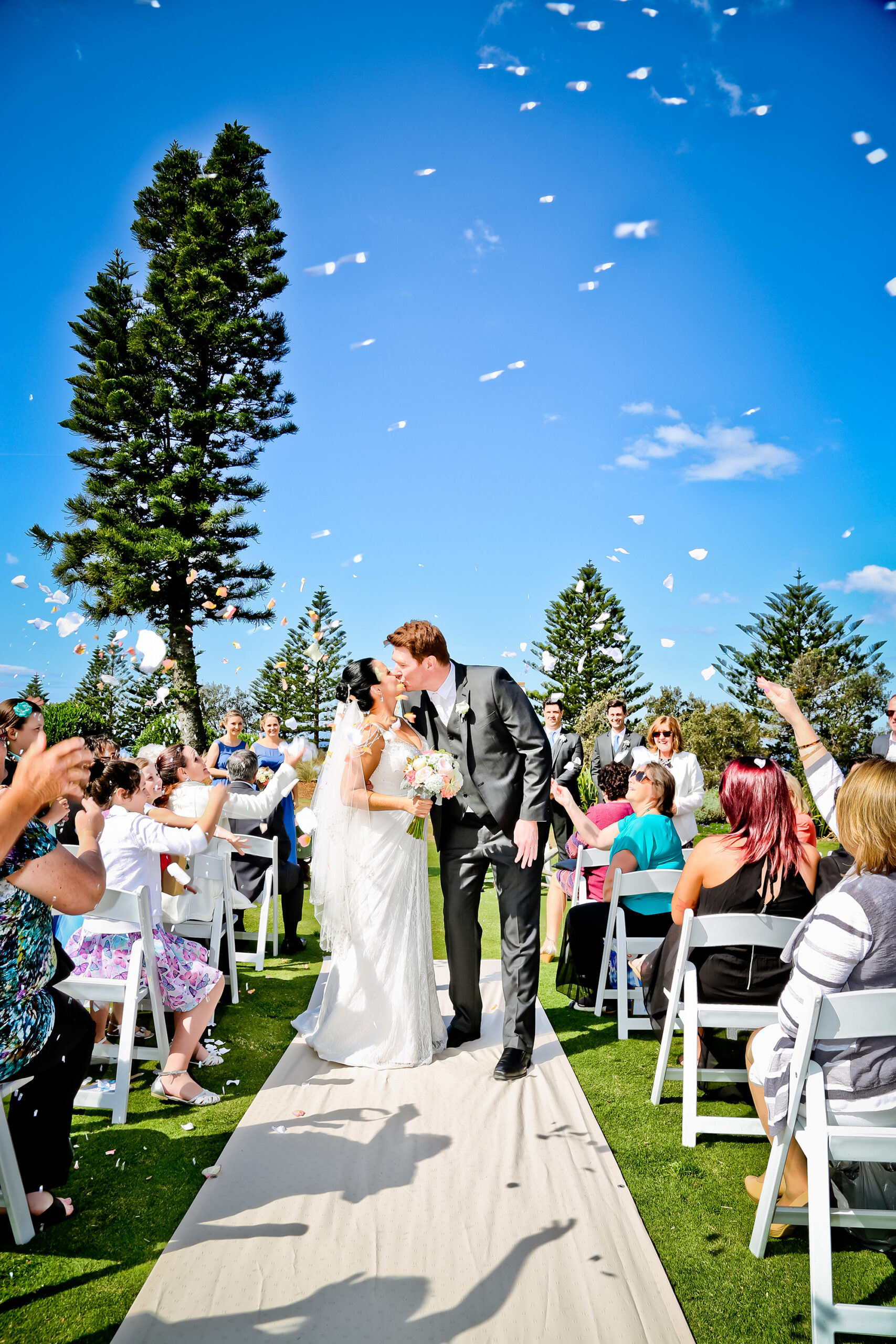 Helen_Nick_Beach-Wedding_015