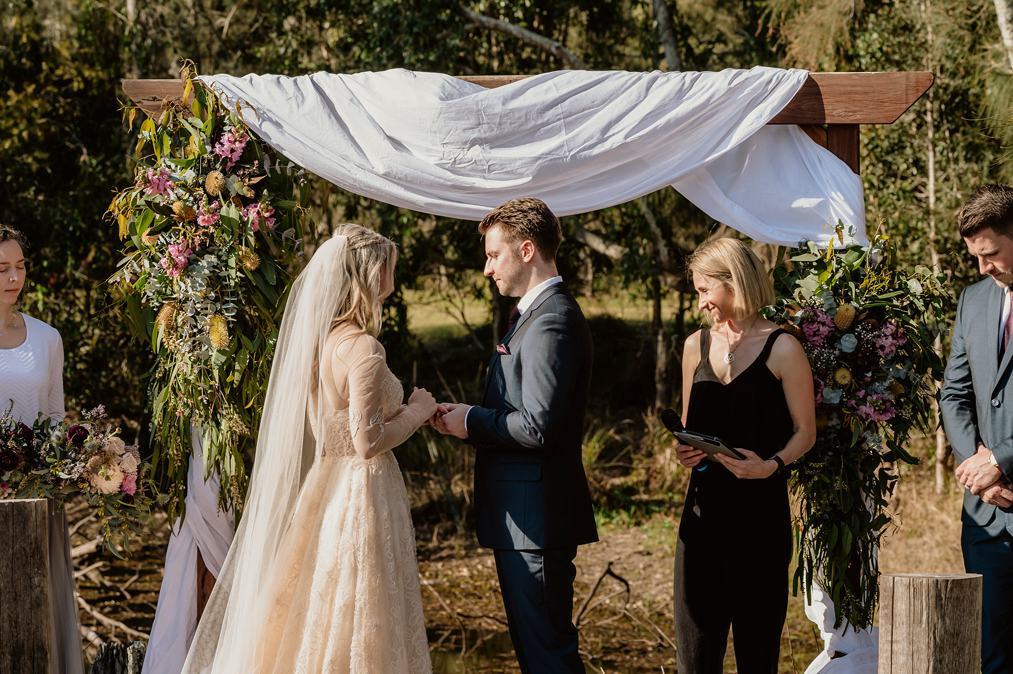 Teamwork makes dream work at Jane and Joel's relaxed rustic wedding ...