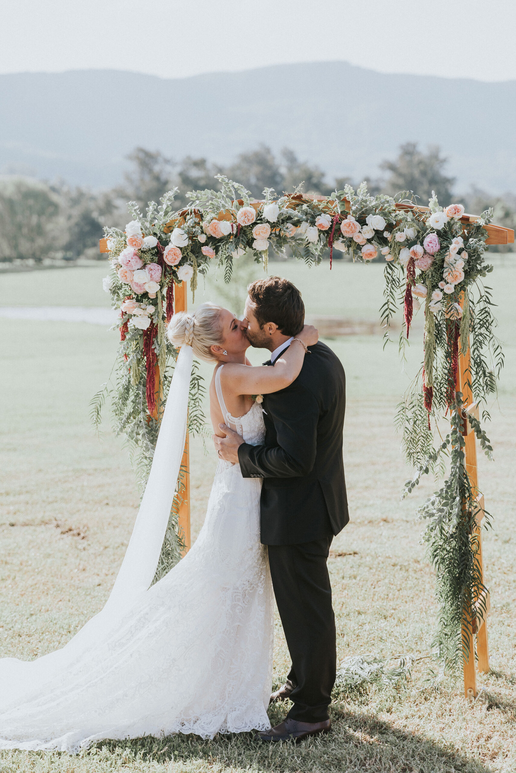 Karly Jonathon Elegant Barn Wedding Jonathan David Photography 031 scaled