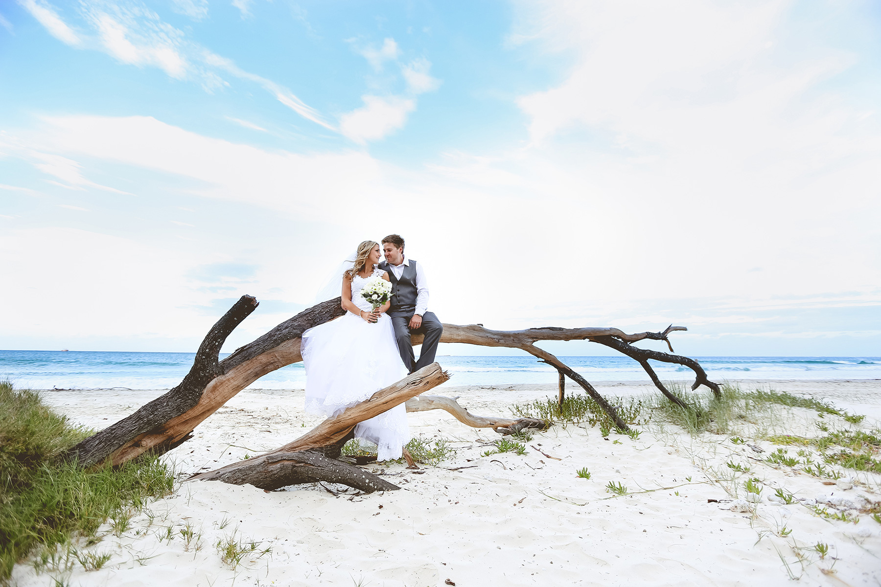 Kassie_Reece_Beach-Wedding_023