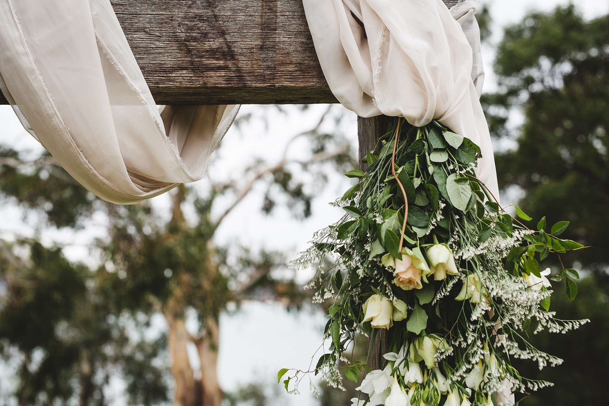 Kate_Chris_Rustic-Outdoor-Wedding_004