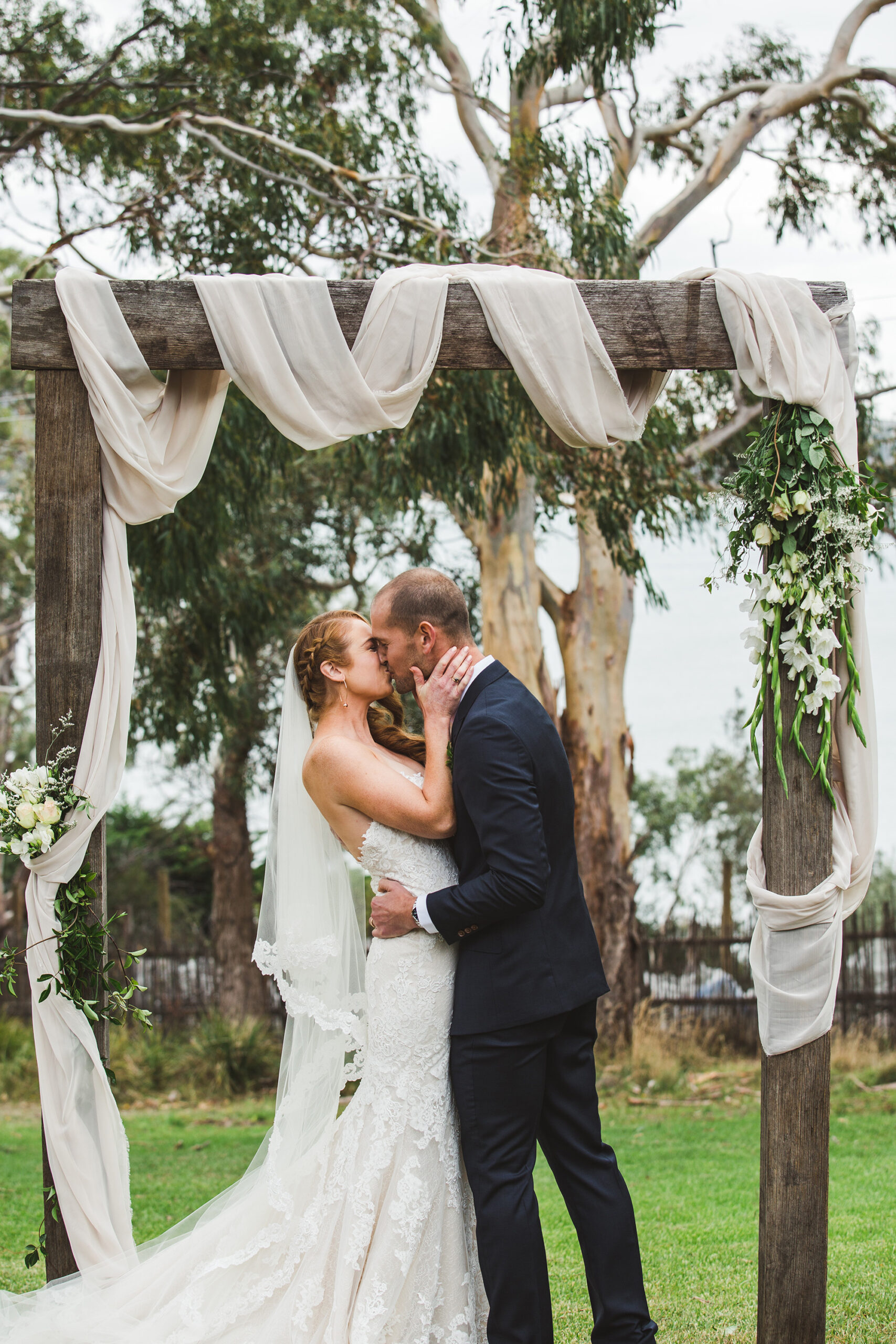 Kate_Chris_Rustic-Outdoor-Wedding_011