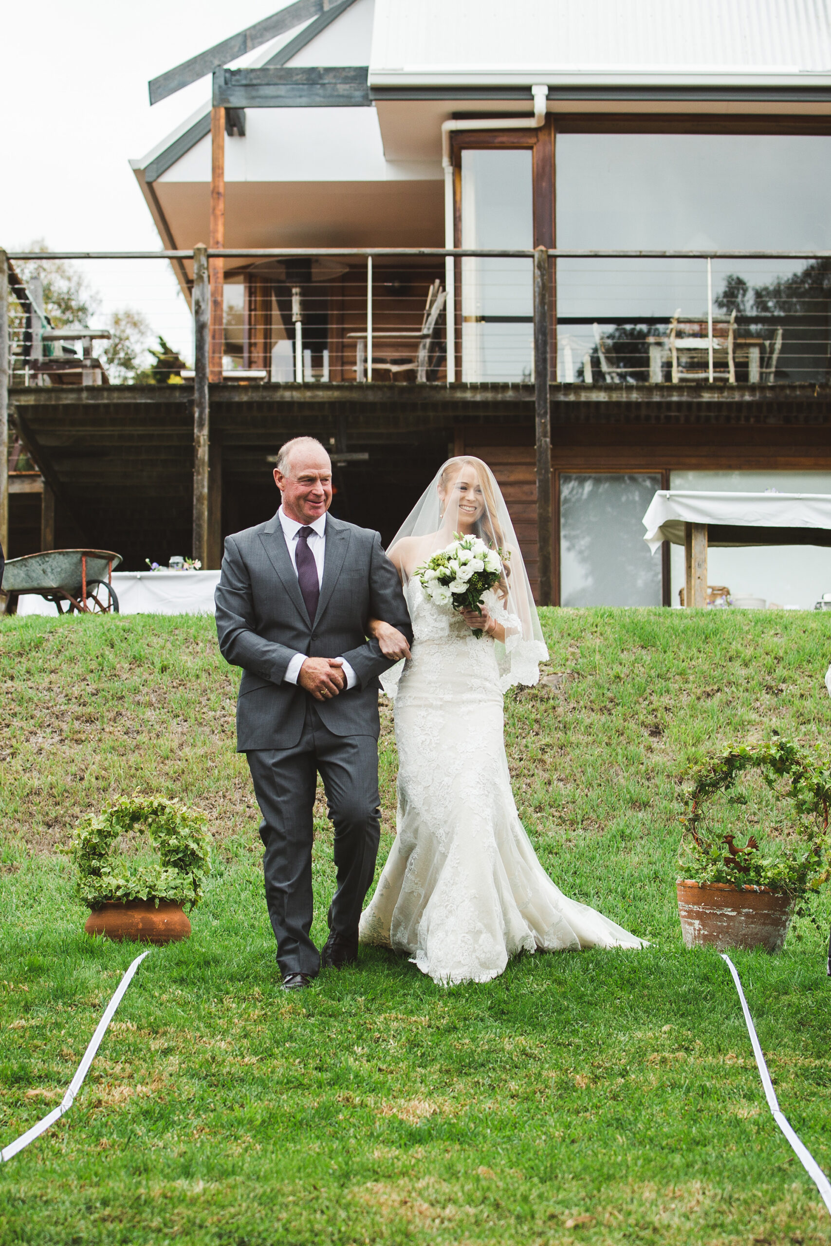 Kate_Chris_Rustic-Outdoor-Wedding_SBS_007