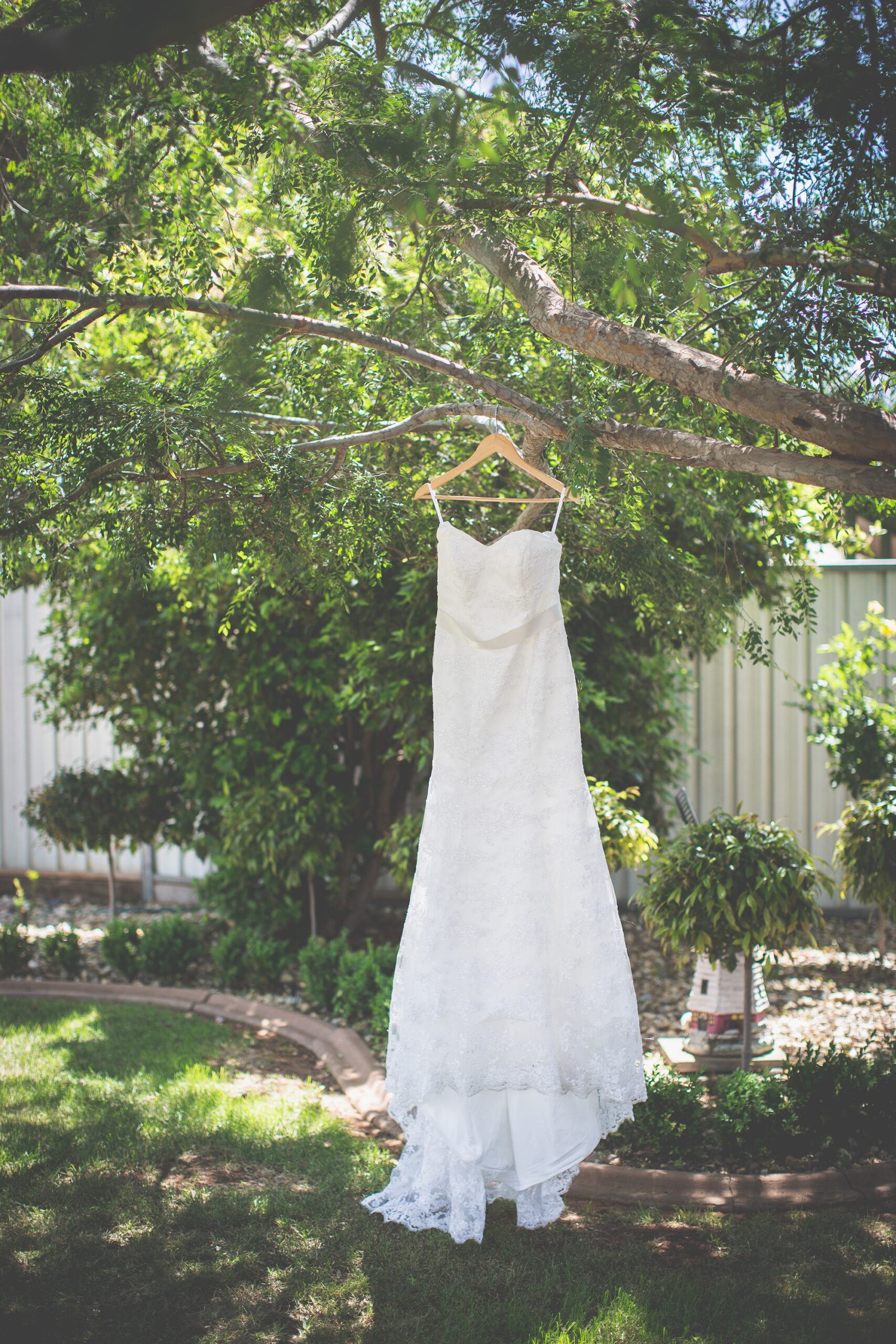 Kathryn_Justin_Rustic-Garden-Wedding_003