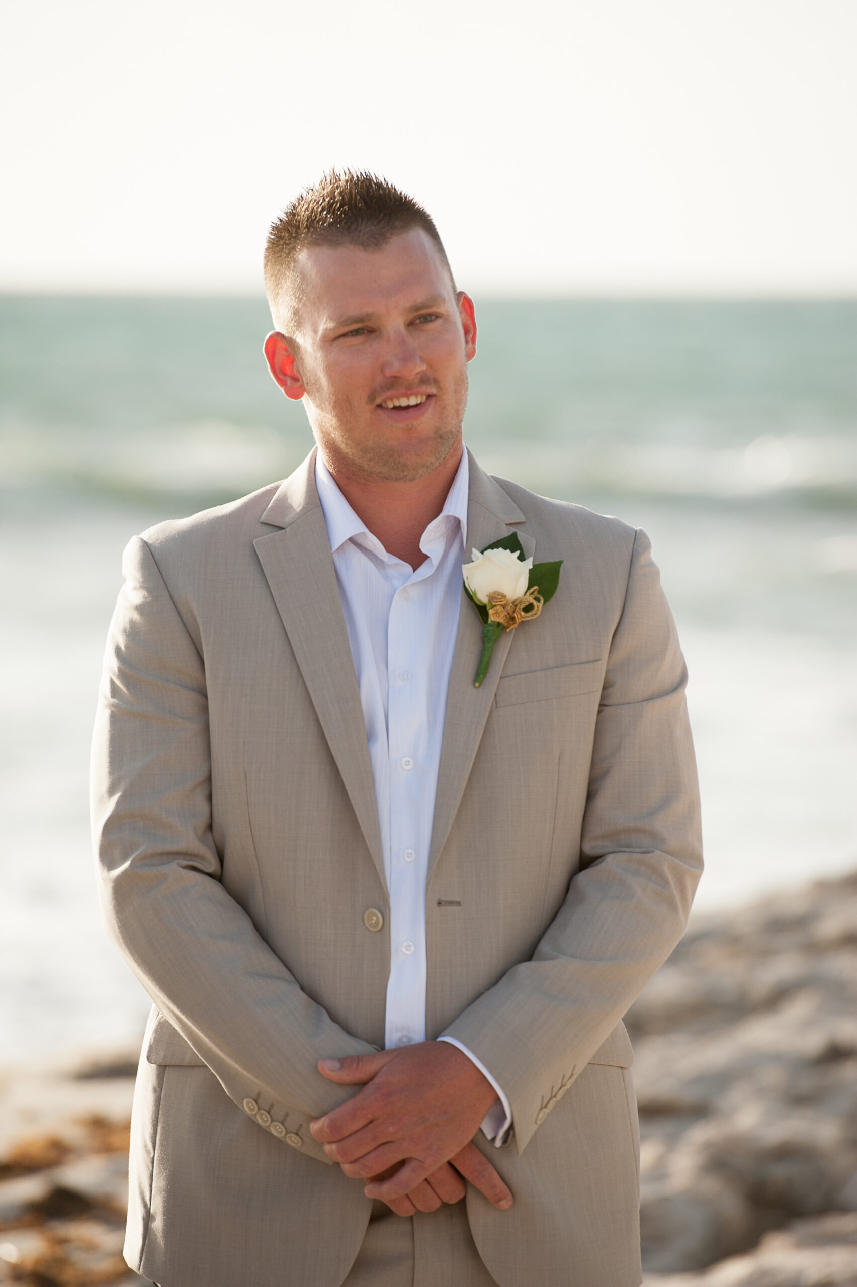 Kayla_John_Beach-Wedding_008