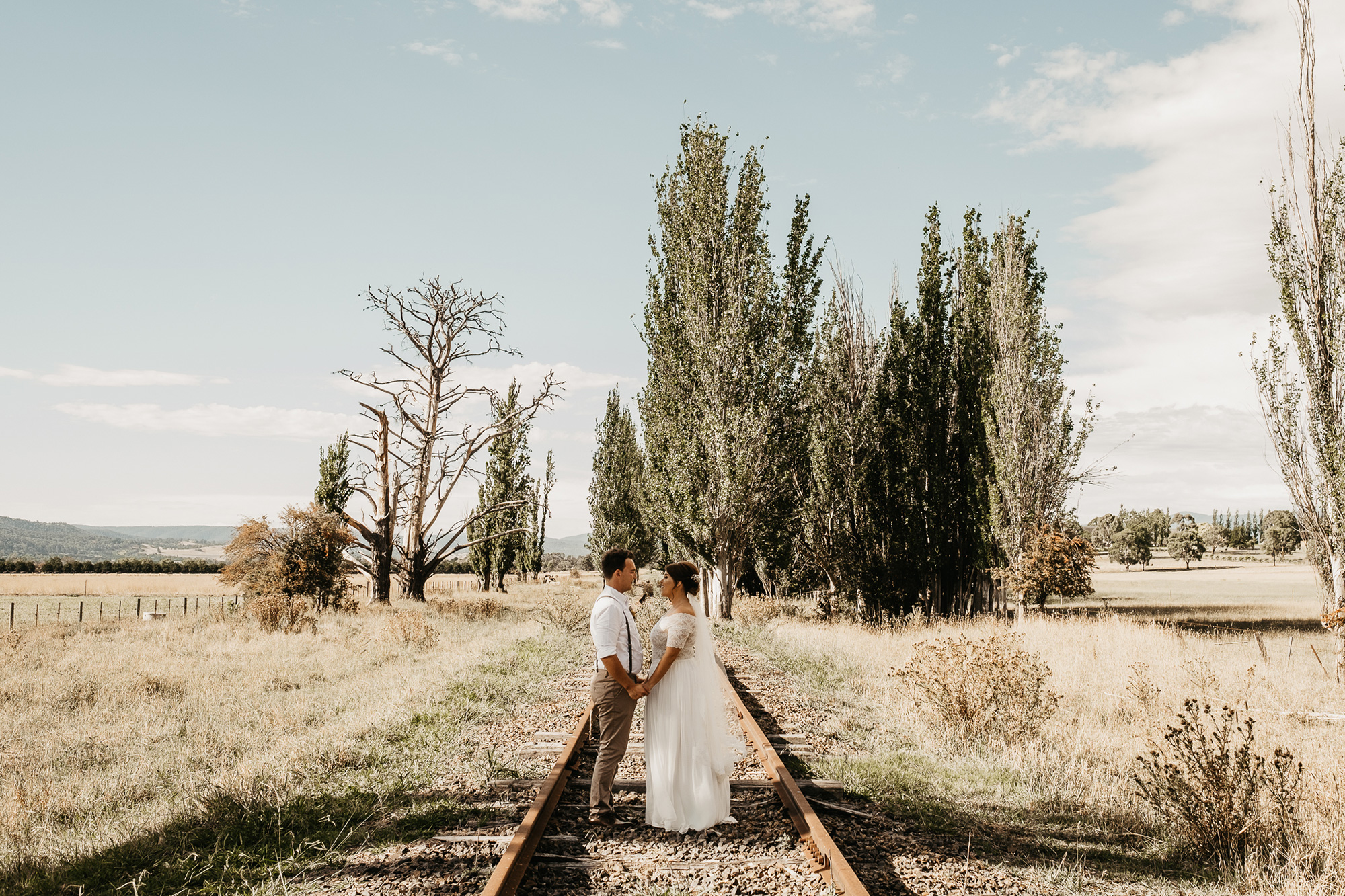 Virtual romance: Kelly and Alex celebrate rustic farm wedding | Easy