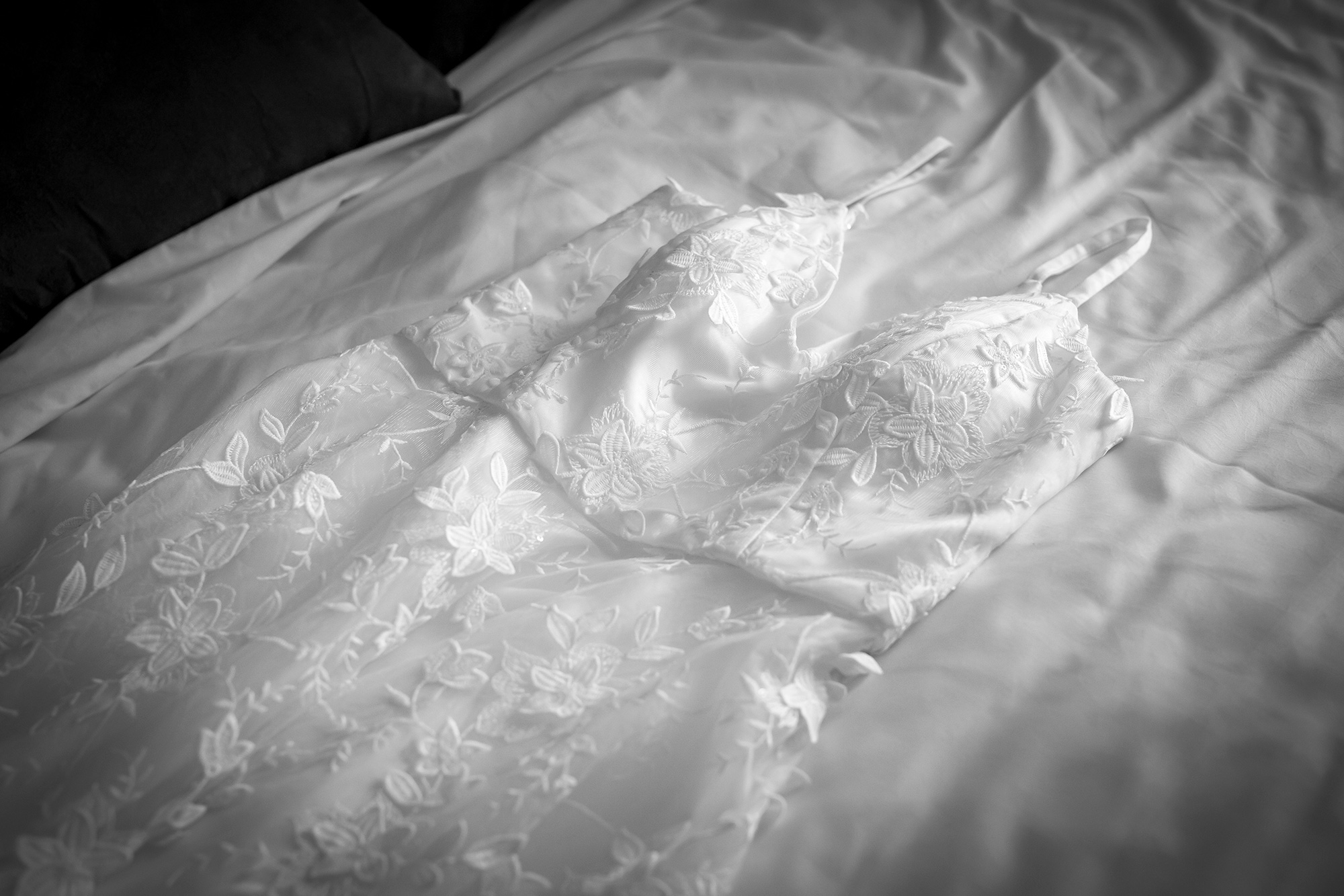 Kelly Keith Elegant Rustic Wedding A Thousand Miles Photography 002