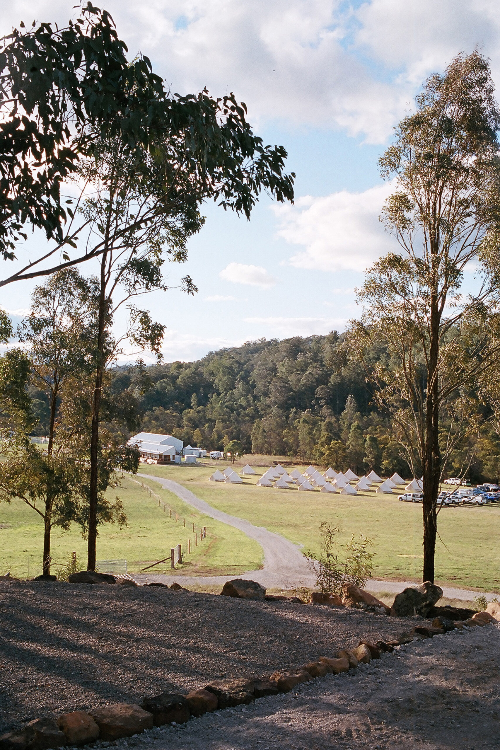 Kertu_Dalton_Romantic-Country-Wedding_SBS_001