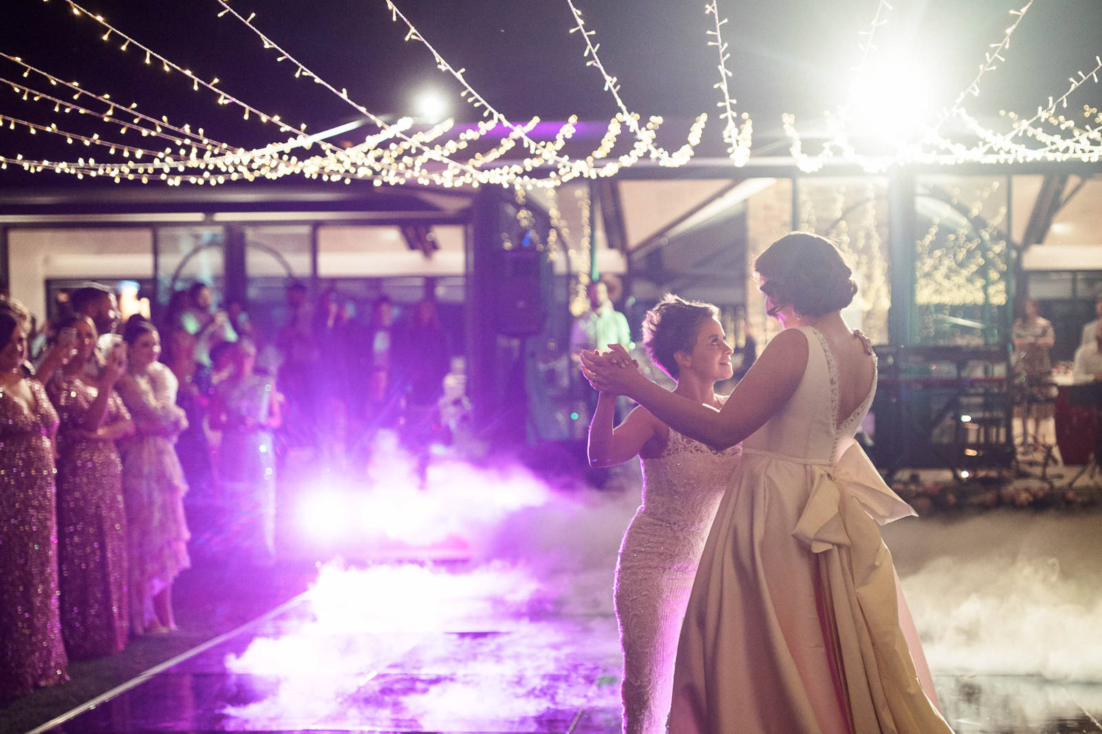 Luxury Barossa Valley wedding for Firlie and Raegan at The Kingsford Barossa. Photos by James Field Photography.