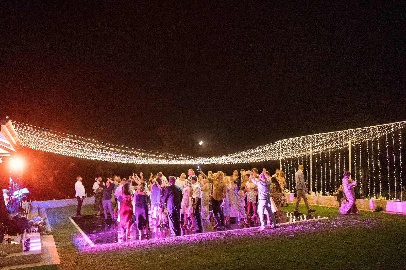 Luxury Barossa Valley wedding for Firlie and Raegan at The Kingsford Barossa. Photos by James Field Photography.