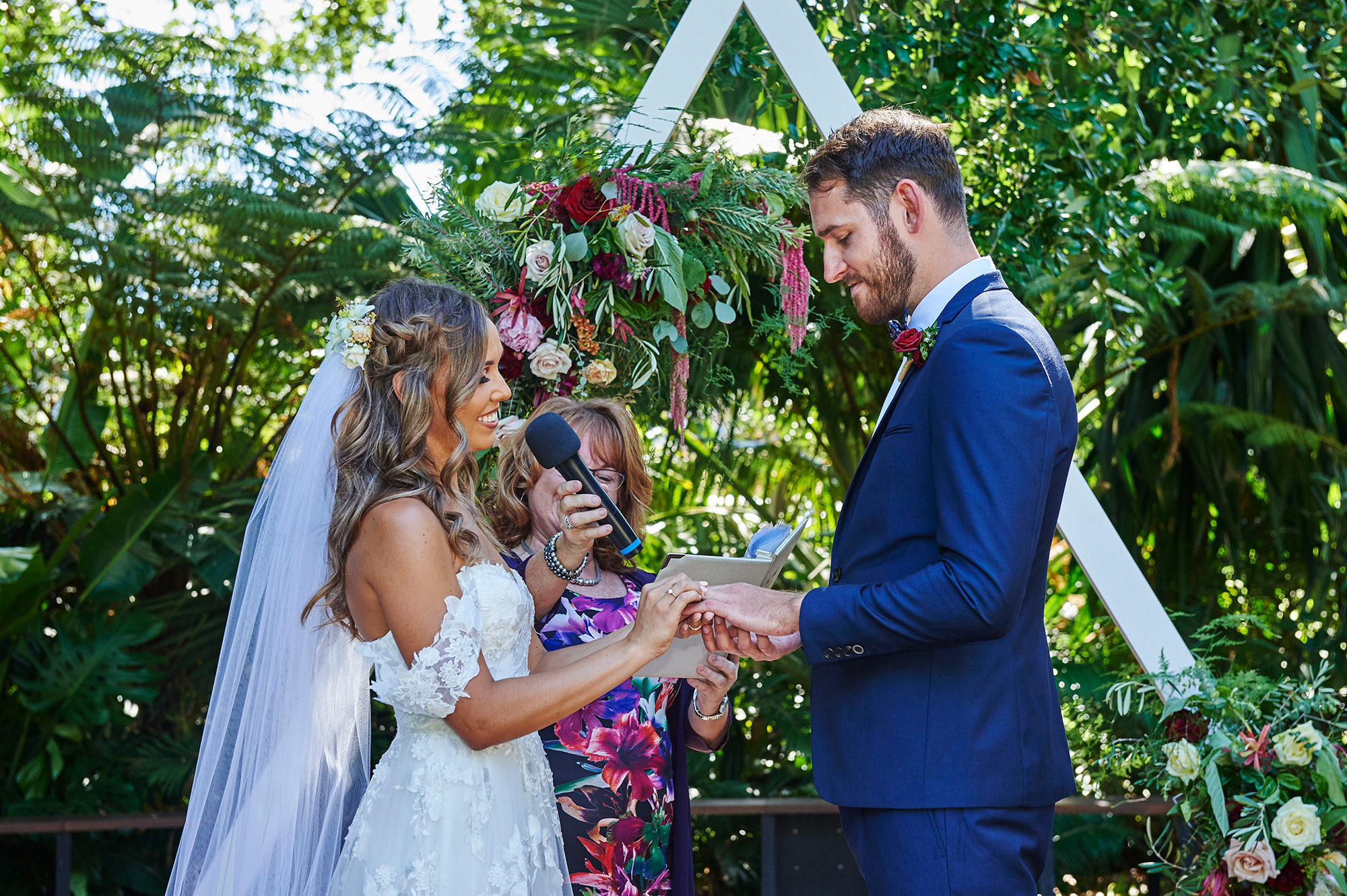 Kristina Sam Relaxed Rustic Wedding Peter Edwards Photography 019