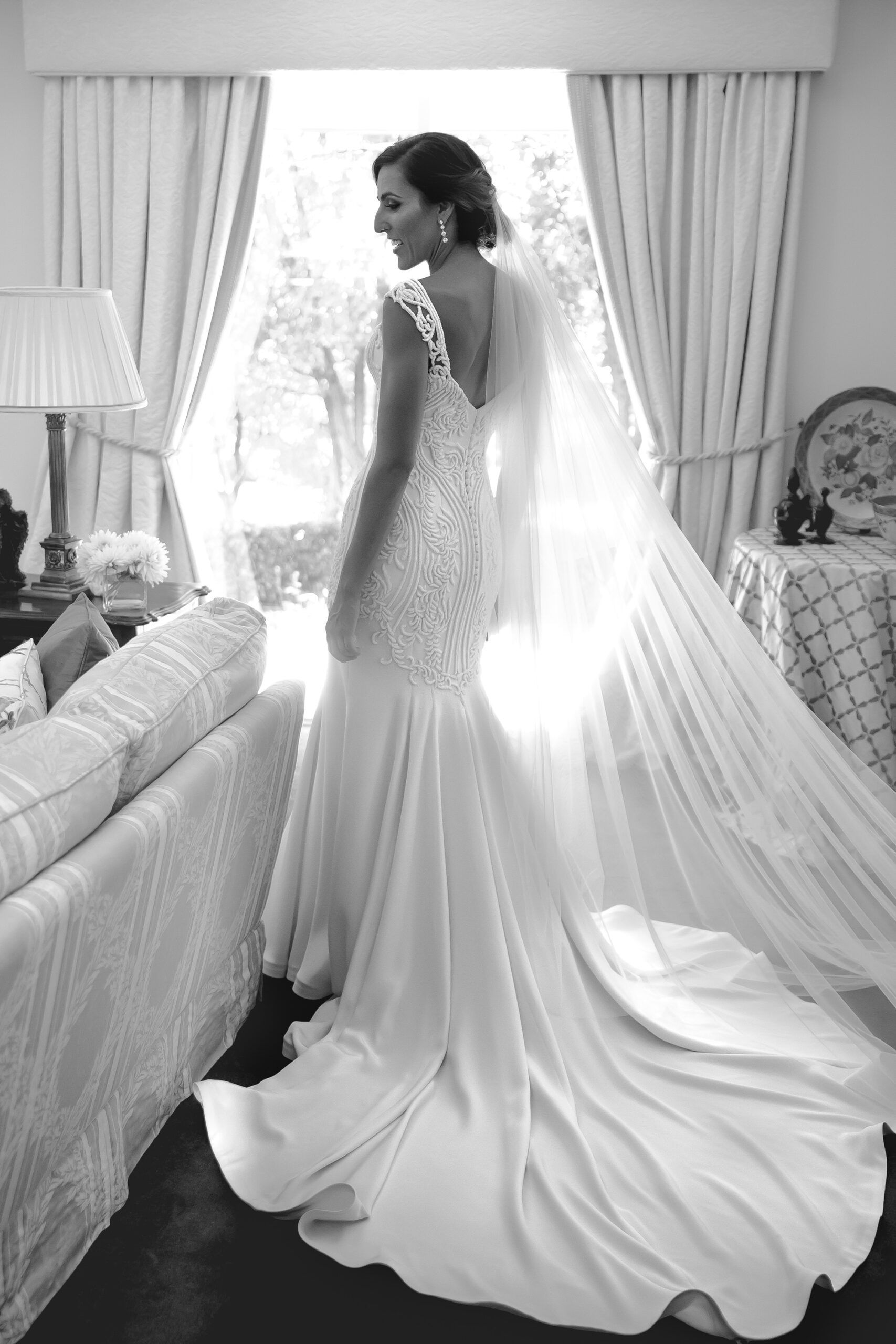 Laura Brodie Modern Elegant Wedding Phenomena Photgoraphy Cinematic 018 scaled