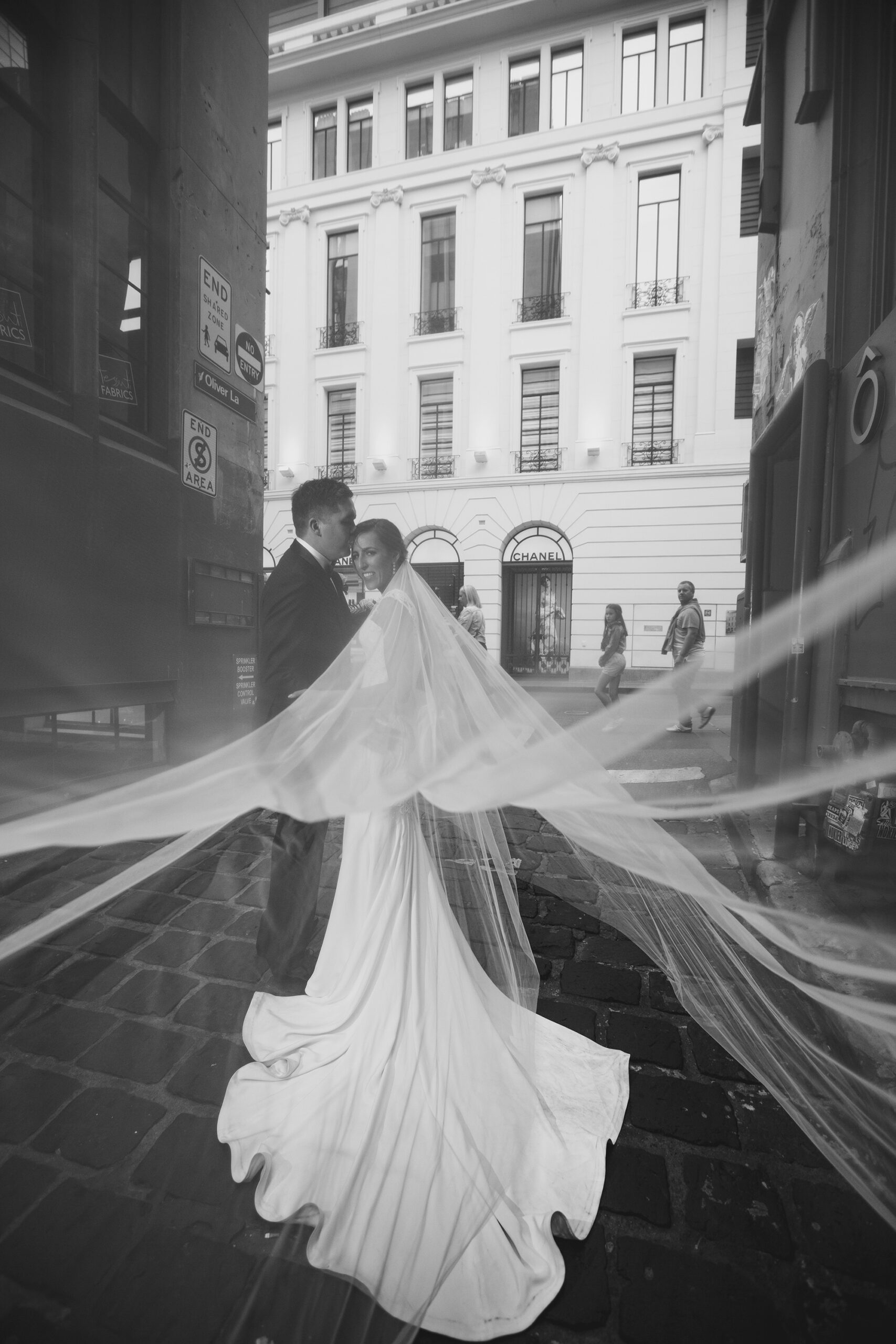 Laura Brodie Modern Elegant Wedding Phenomena Photgoraphy Cinematic SBS 034 scaled