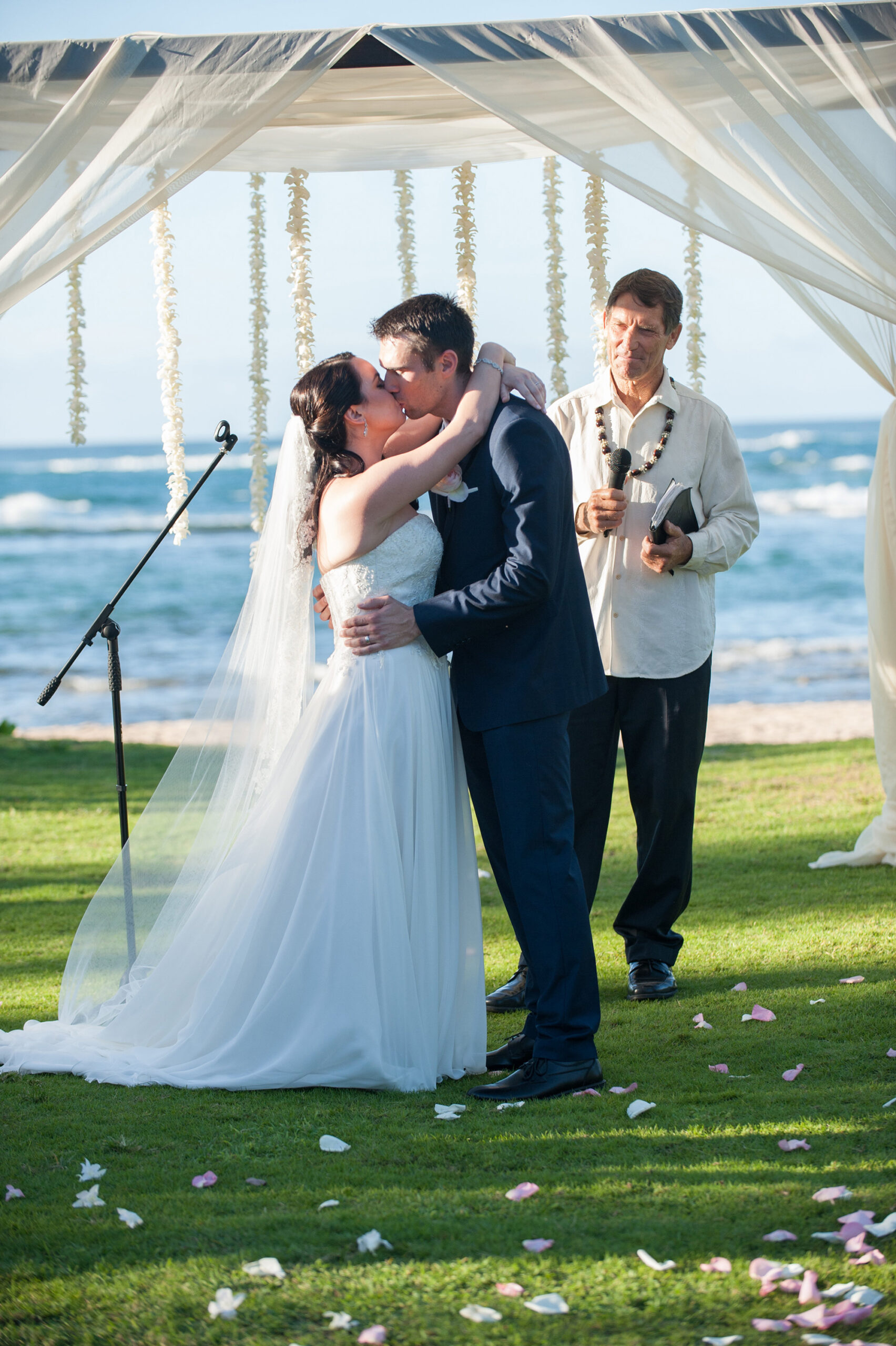Lauren_James_Hawaii-Wedding_014
