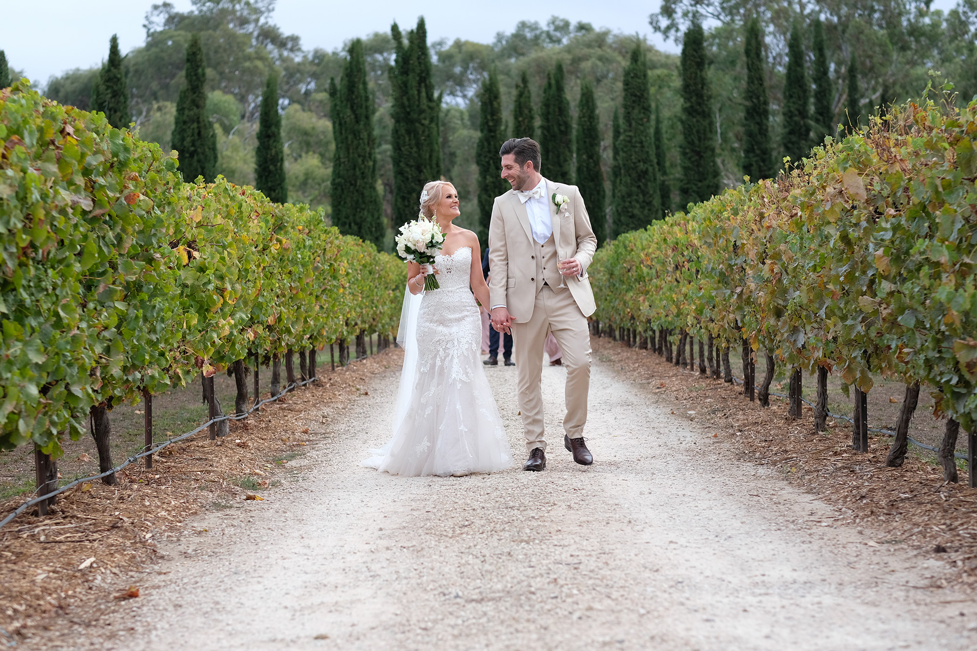 Leah_Shane_Elegant-Vineyard-Wedding_Jonathon-Colovos_027