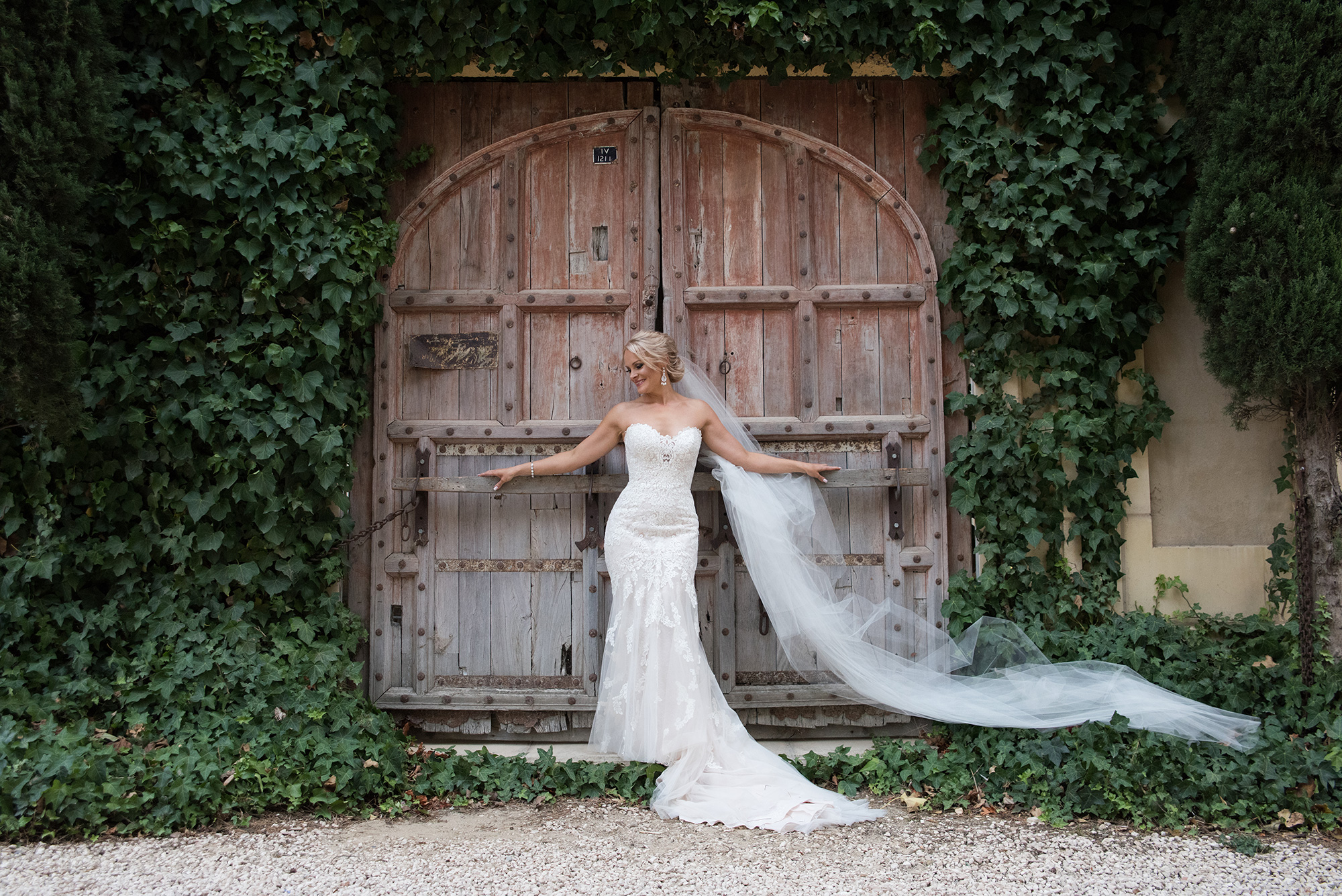 Leah_Shane_Elegant-Vineyard-Wedding_Jonathon-Colovos_037